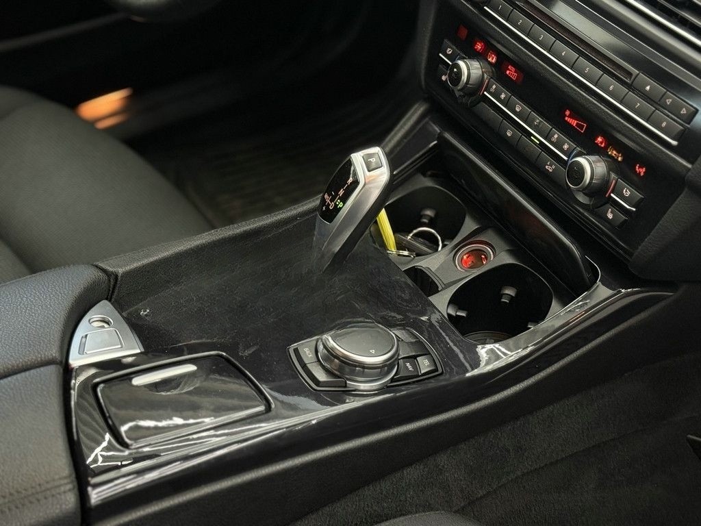BMW 520 dA xDrive, Navi, Bi-Xenon, Bluetooth, Sitzh. foto 8
