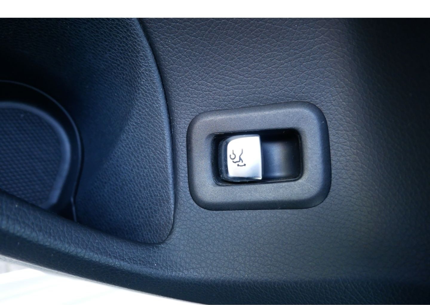 Mercedes-Benz C 180 T CGI AMG-Line+LED+Navi+Leder+Night-Paket foto 23