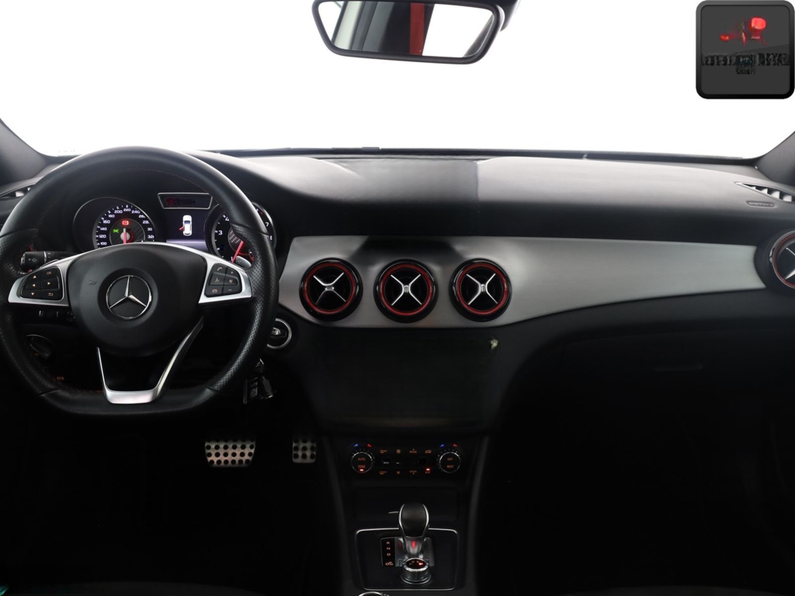 Mercedes-Benz GLA 45 AMG PERFORMANCE 4M PANO,KEYLESS,COMAND foto 9