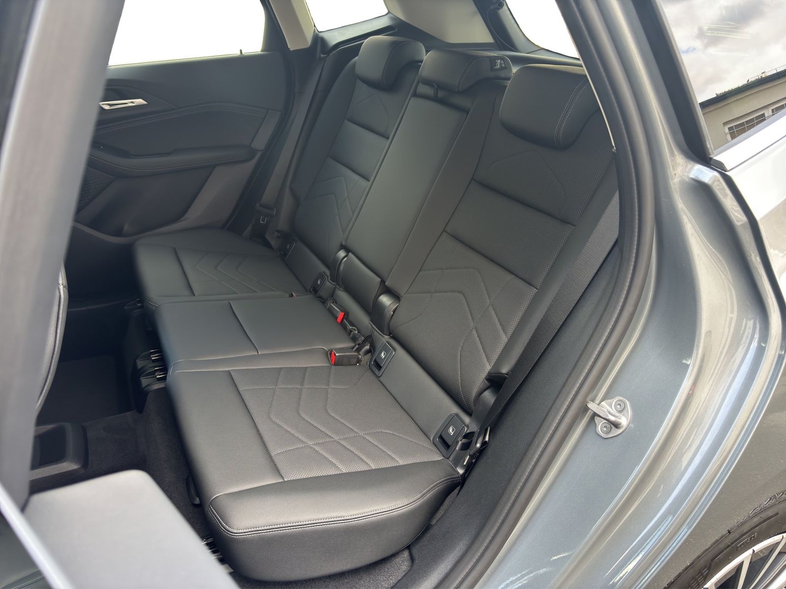 BMW 220i Active Tourer Luxury Line Navi LED AHK Navi foto 11