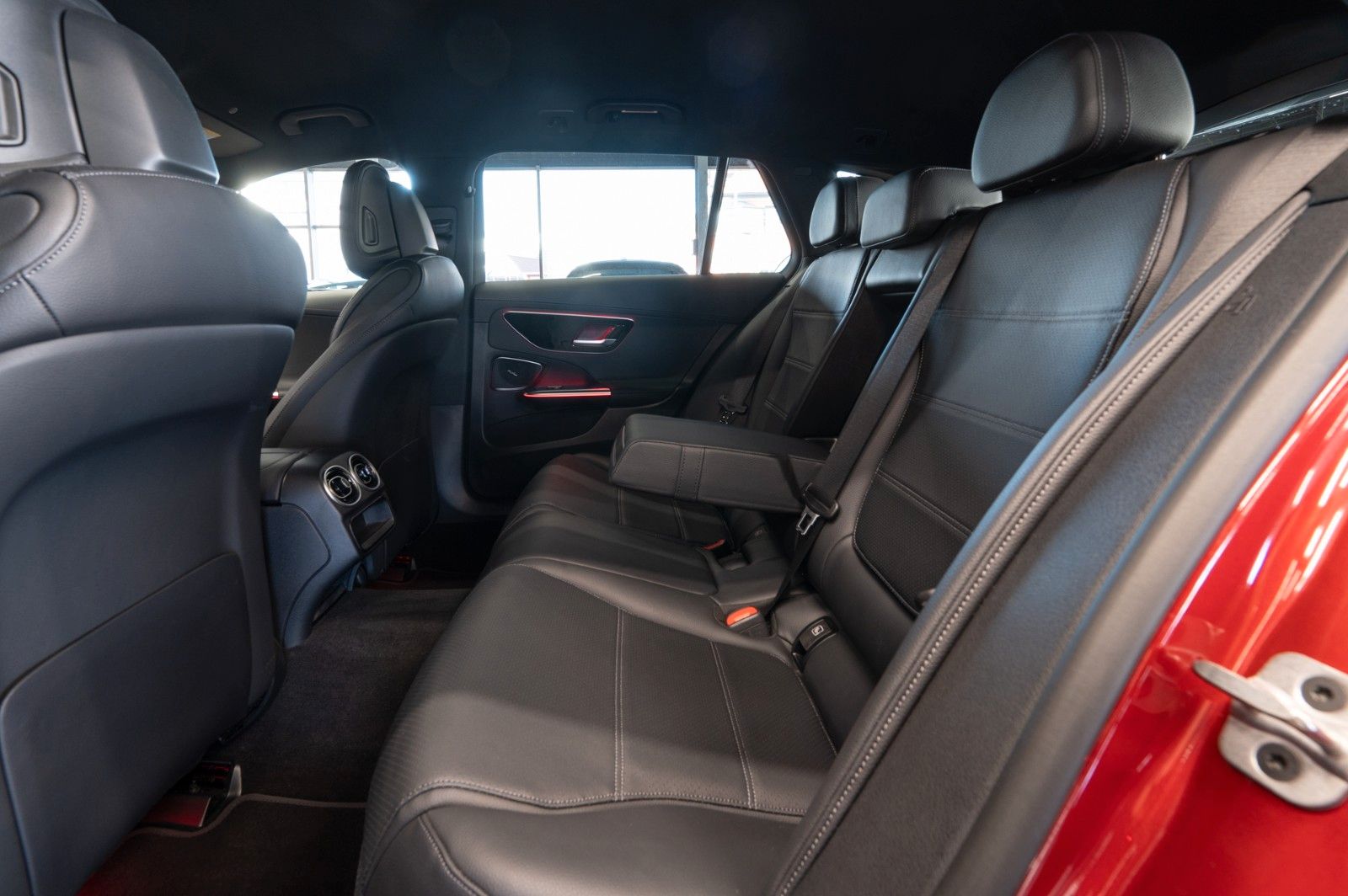 Mercedes-Benz C 300dT|AMG-LINE|NIGHT-PAKET|AHK|19 ZOLL foto 13