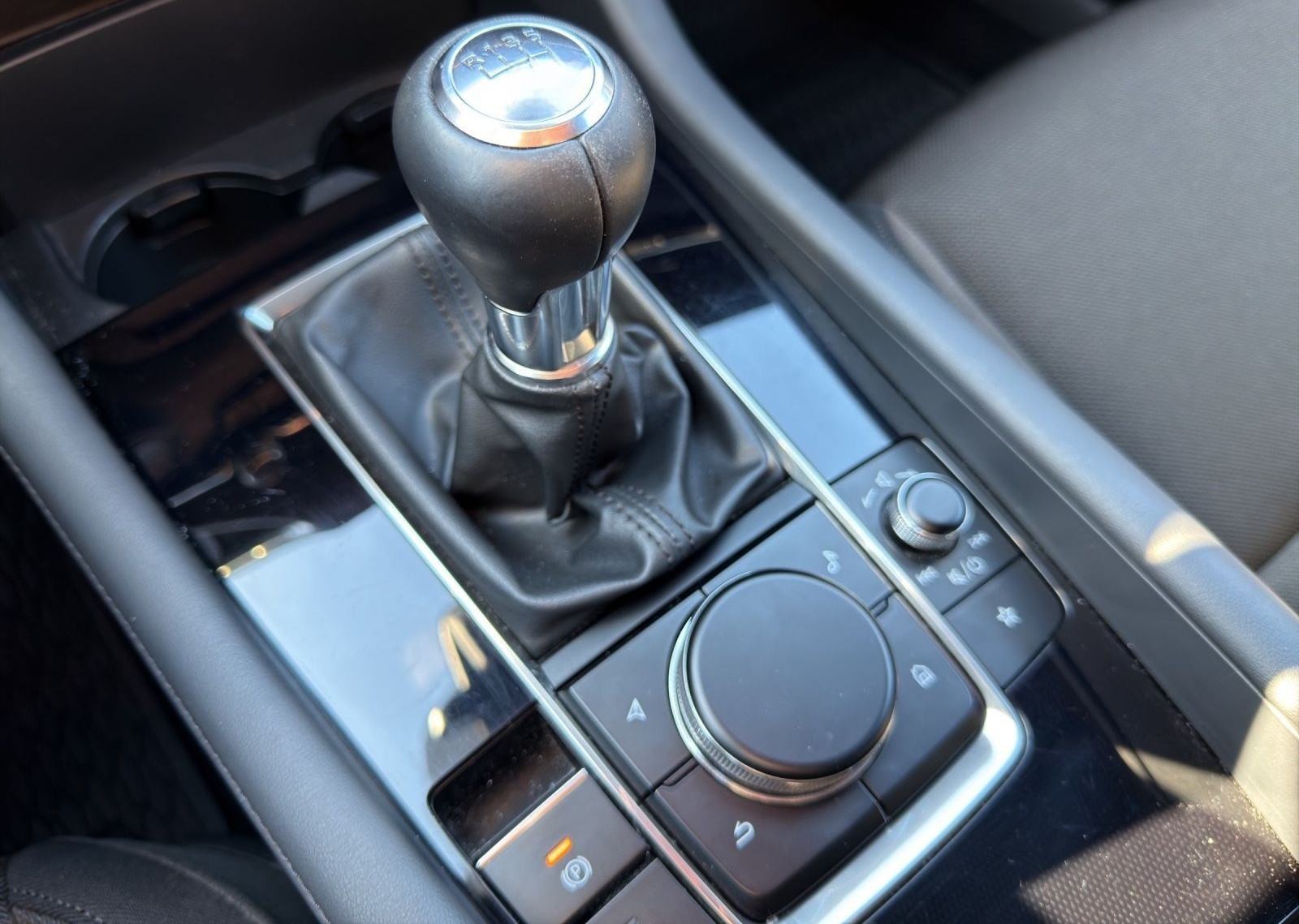 Mazda 3 2.0 SKYACTIV M-Hybrid SELECTION LED LM18 NAVI foto 11