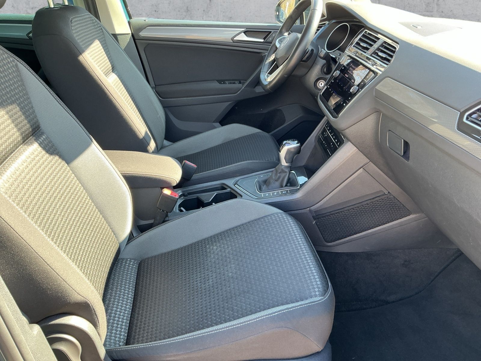 Volkswagen Tiguan 1.5TSI DSG ACTIVE 5JG+LED+NAV+APP+ACC+AHK foto 13