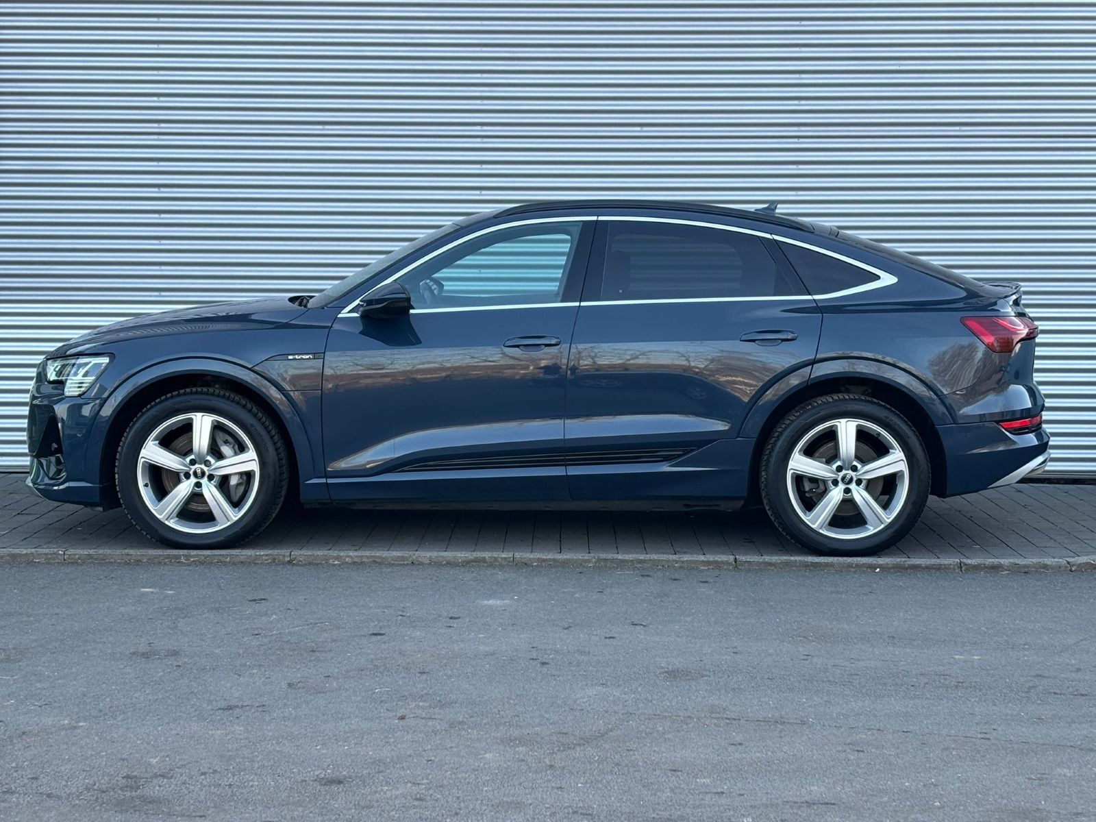 Audi e-tron SPORTBACK 55 S LINE+MATRIX+HEAD UP+LUFTFE foto 4