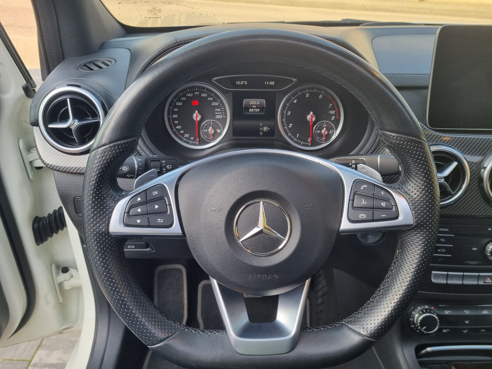 Mercedes-Benz B 220 4Matic AMG Line foto 14