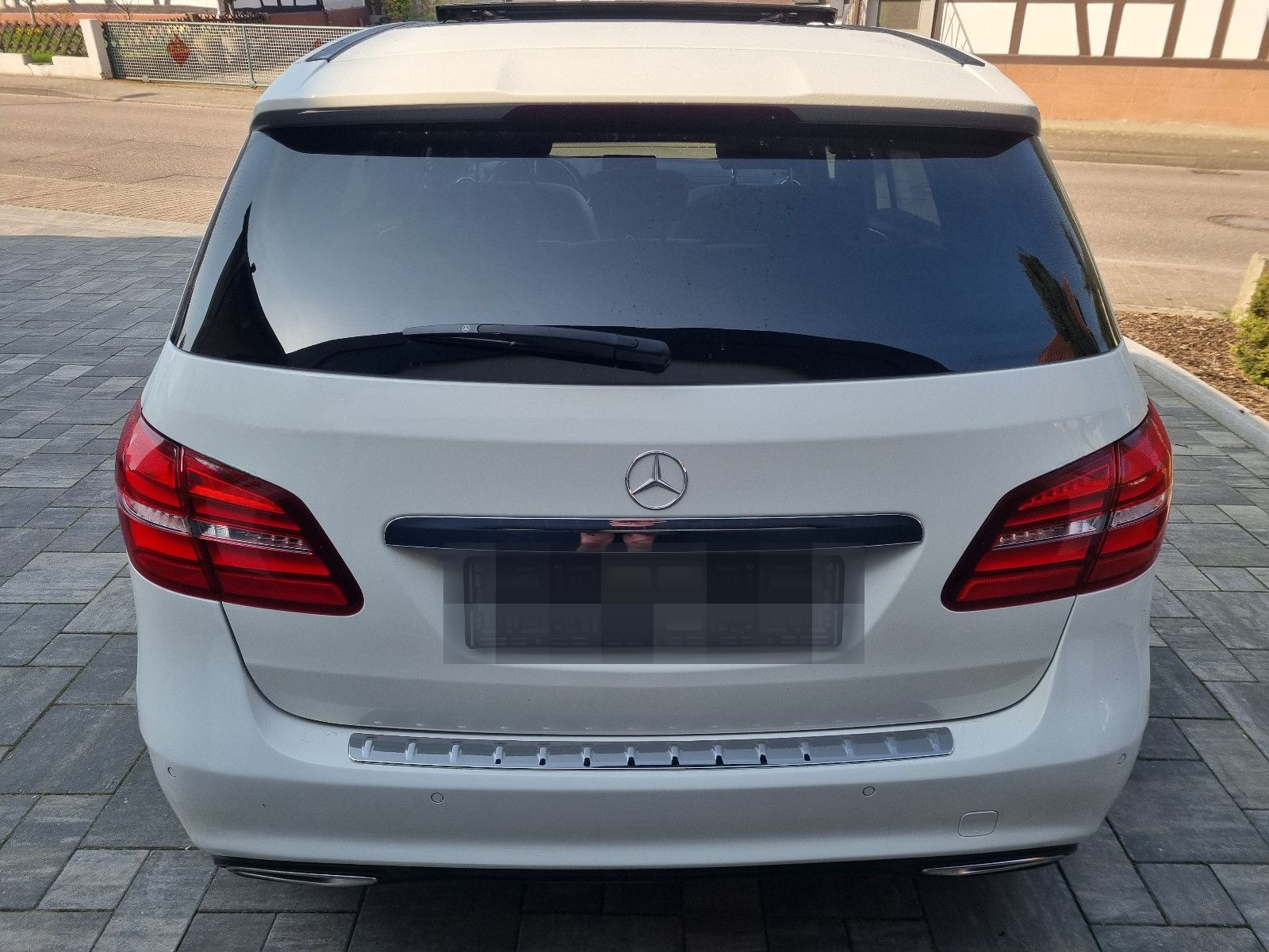 Mercedes-Benz B 220 4Matic AMG Line foto 5
