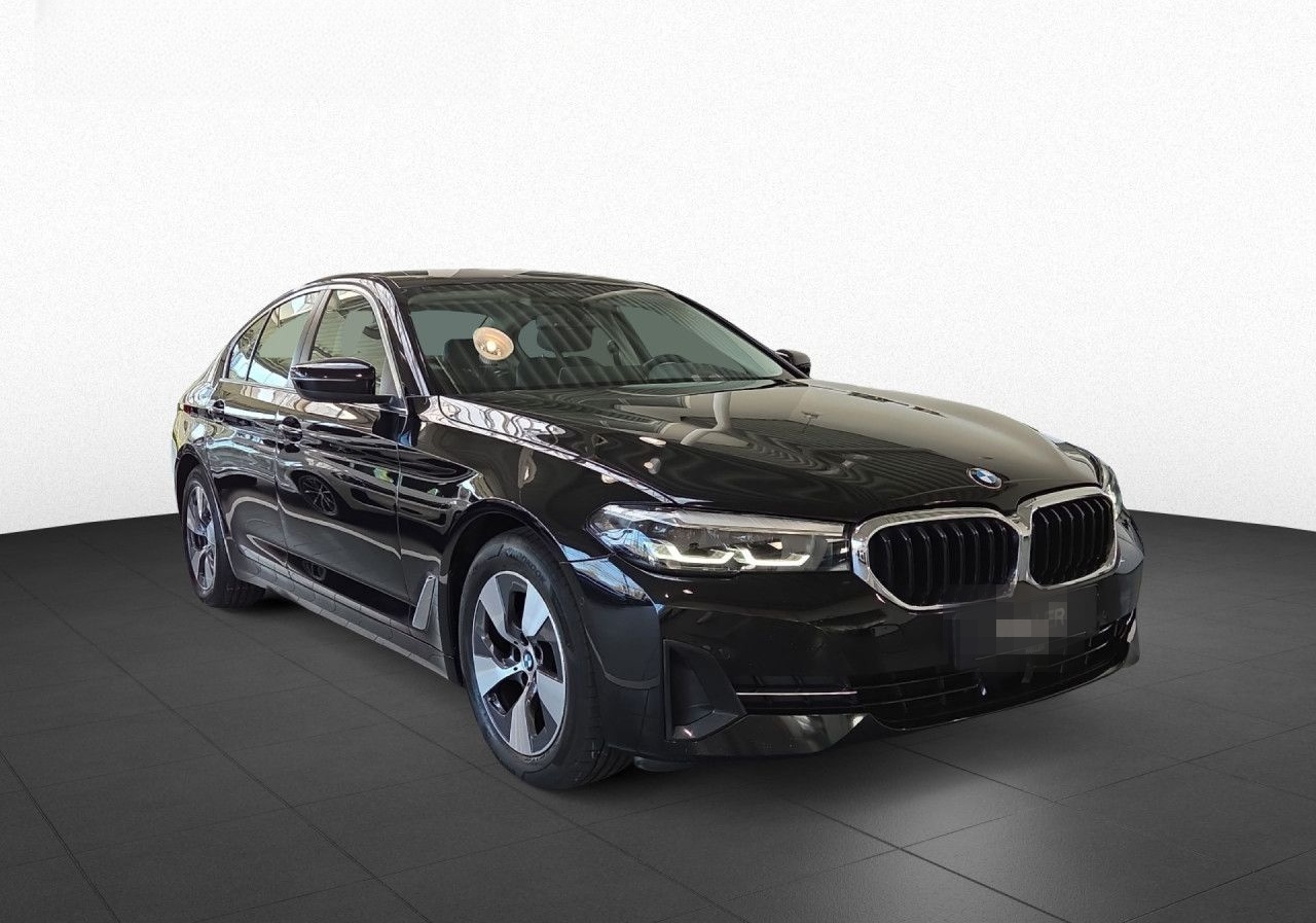BMW 520dA Limo LED,HuD,Kam,St+Go,LiCoPro,SHZ,CarPlay foto 4