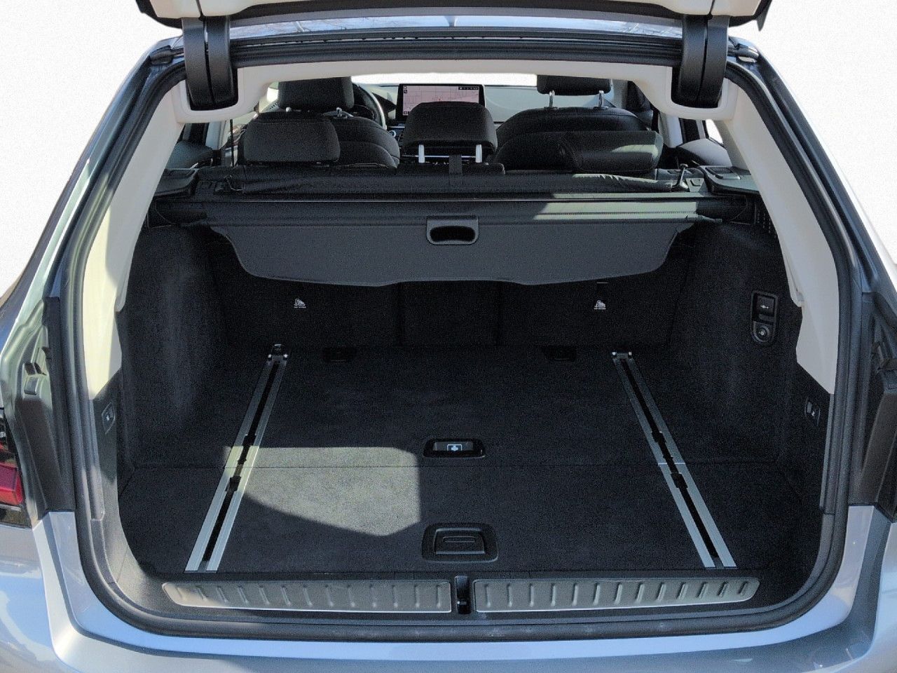 BMW 530i Touring LiveProf,HUD,360°,SpoSi,AHK,HiFi foto 16