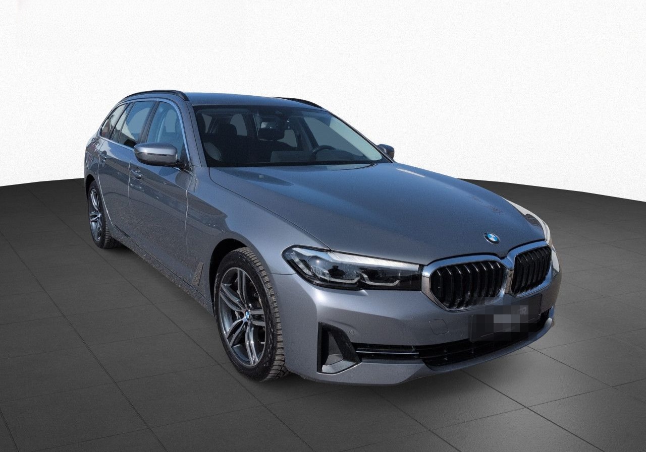 BMW 530i Touring LiveProf,HUD,360°,SpoSi,AHK,HiFi foto 4