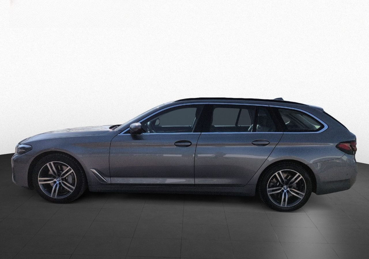 BMW 530i Touring LiveProf,HUD,360°,SpoSi,AHK,HiFi foto 9