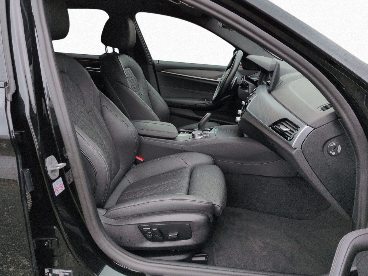 BMW 520d xD Tour M SPORT,DAPro,RFK,AHK,Laser,HUD,19" foto 11