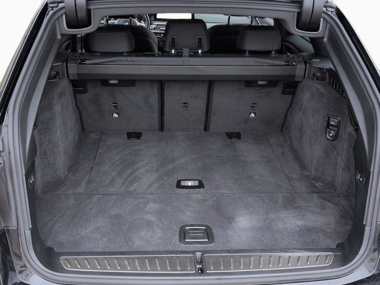 BMW 520d xD Tour M SPORT,DAPro,RFK,AHK,Laser,HUD,19" foto 16