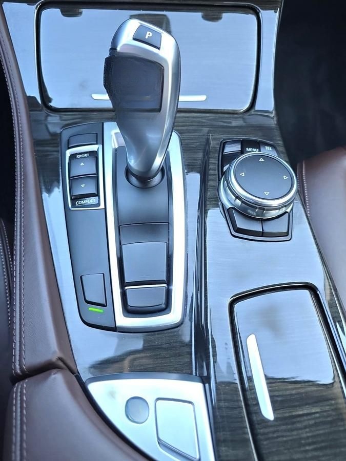 BMW 520 d Touring Aut. AHK+Leder-Nappa+Navi-Prof+ele foto 16