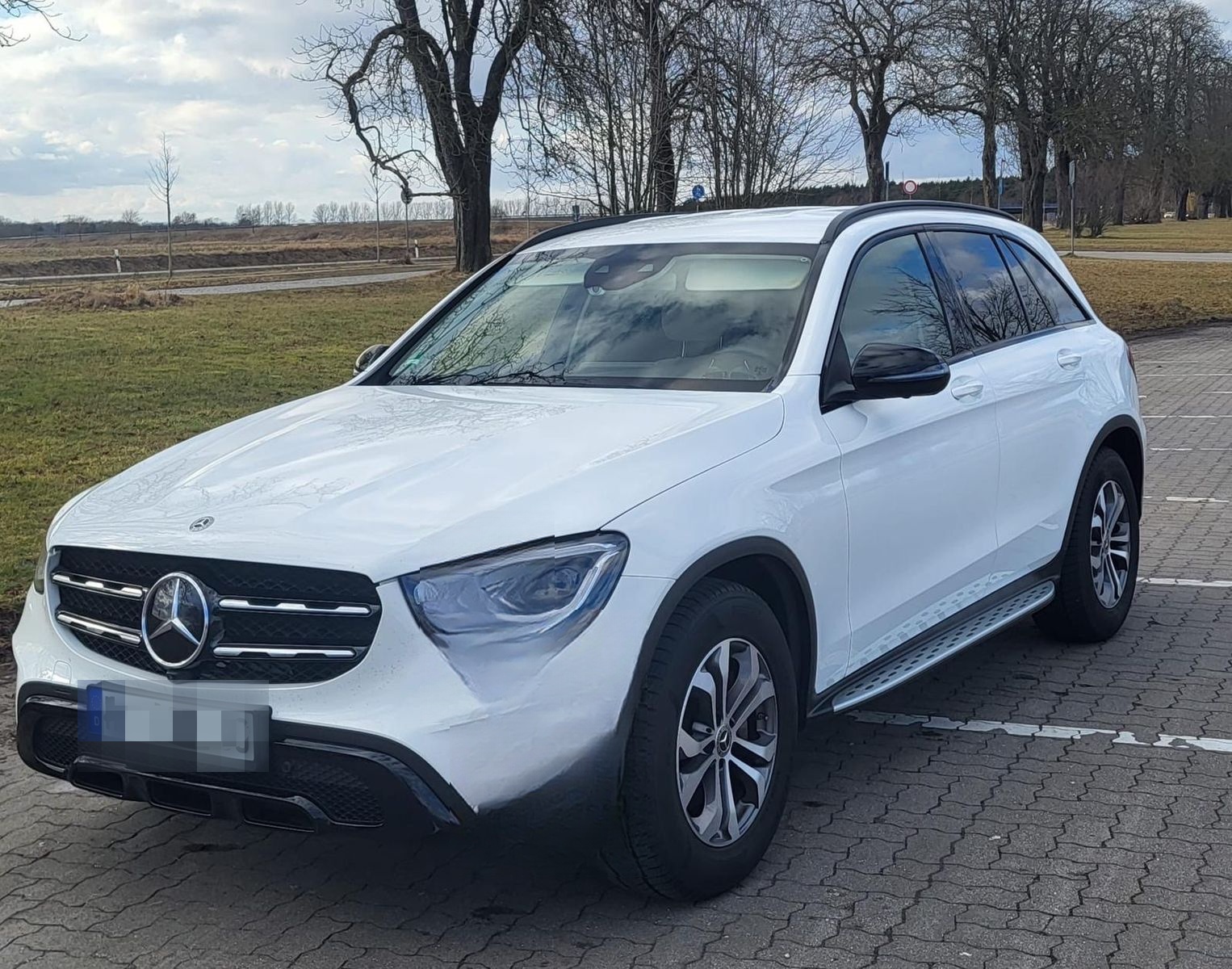 Mercedes-Benz PKW GLC 200 4MATIC polarweiß Leder foto 3