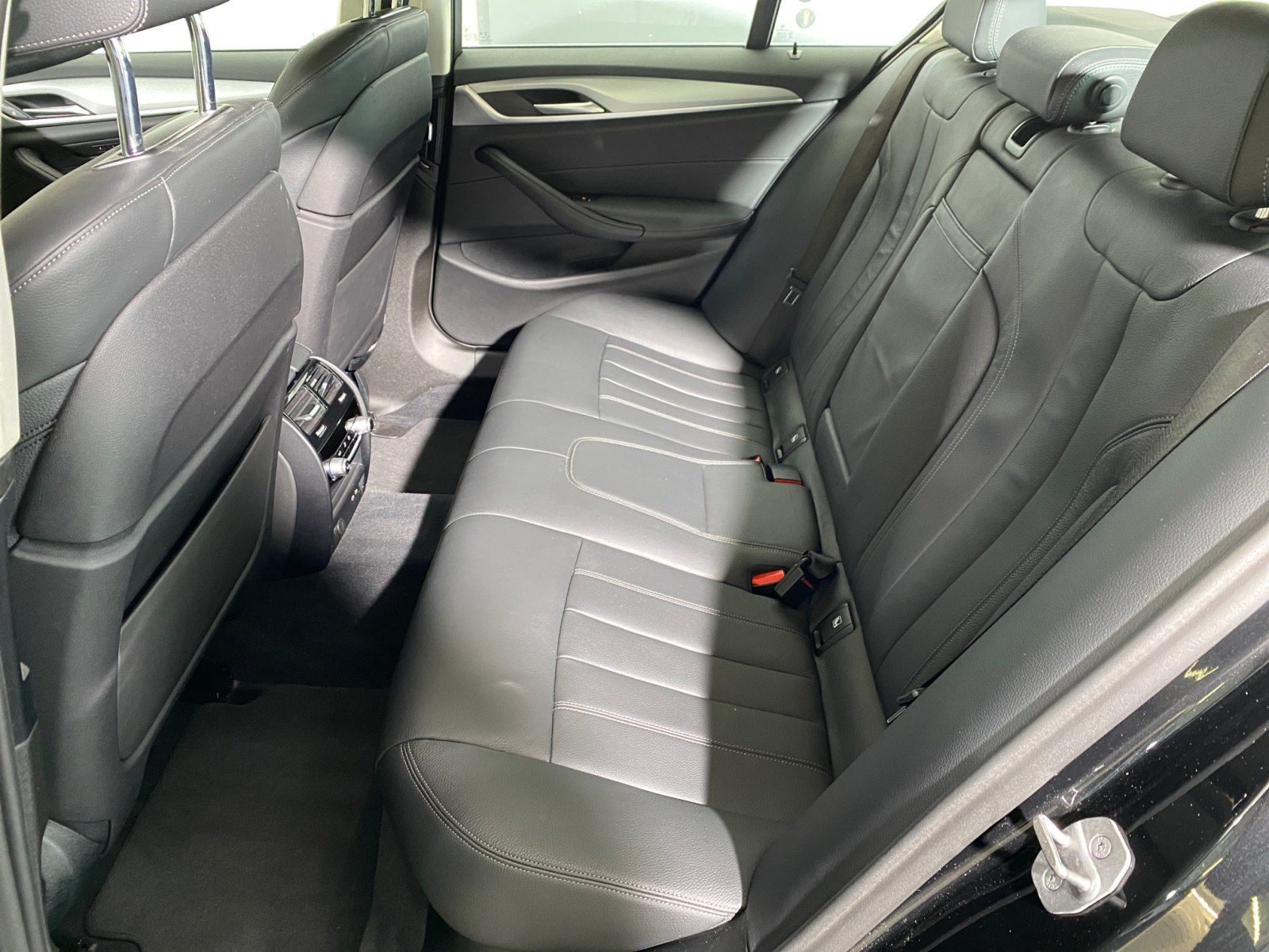 BMW 520d xDrive Limousine LiveCockpitProf Head-Up foto 13