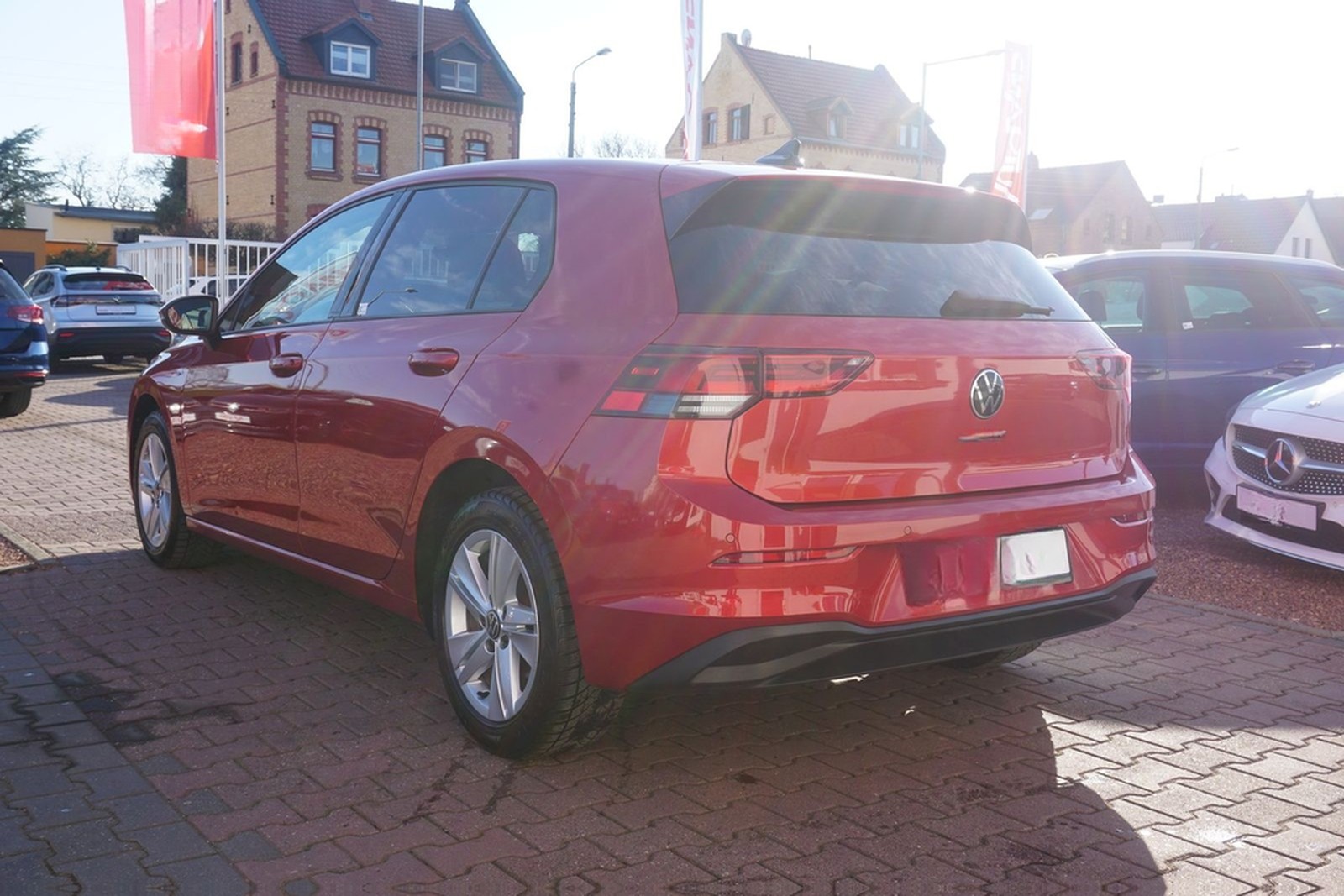 Volkswagen Golf VIII 1.0 Life LED Navi Standheizung ACC DAB foto 3