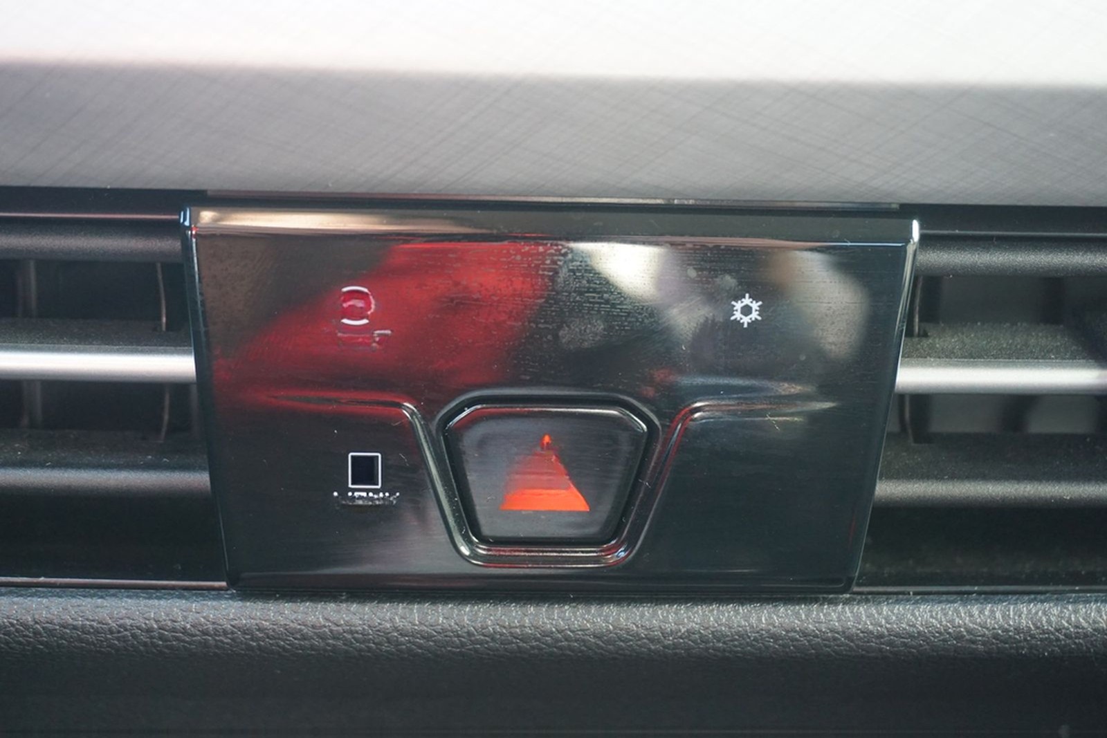 Volkswagen Golf VIII 1.0 Life LED Navi Standheizung ACC DAB foto 30