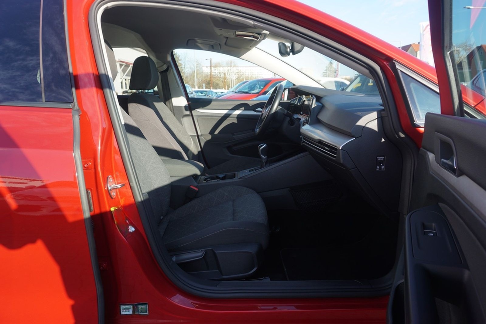 Volkswagen Golf VIII 1.0 Life LED Navi Standheizung ACC DAB foto 37