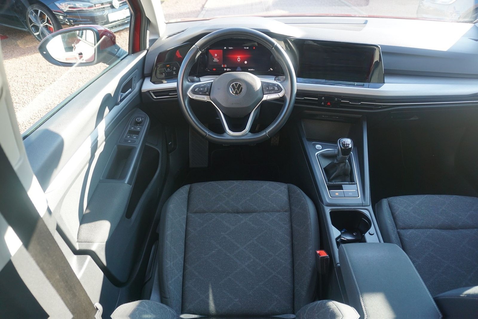 Volkswagen Golf VIII 1.0 Life LED Navi Standheizung ACC DAB foto 9