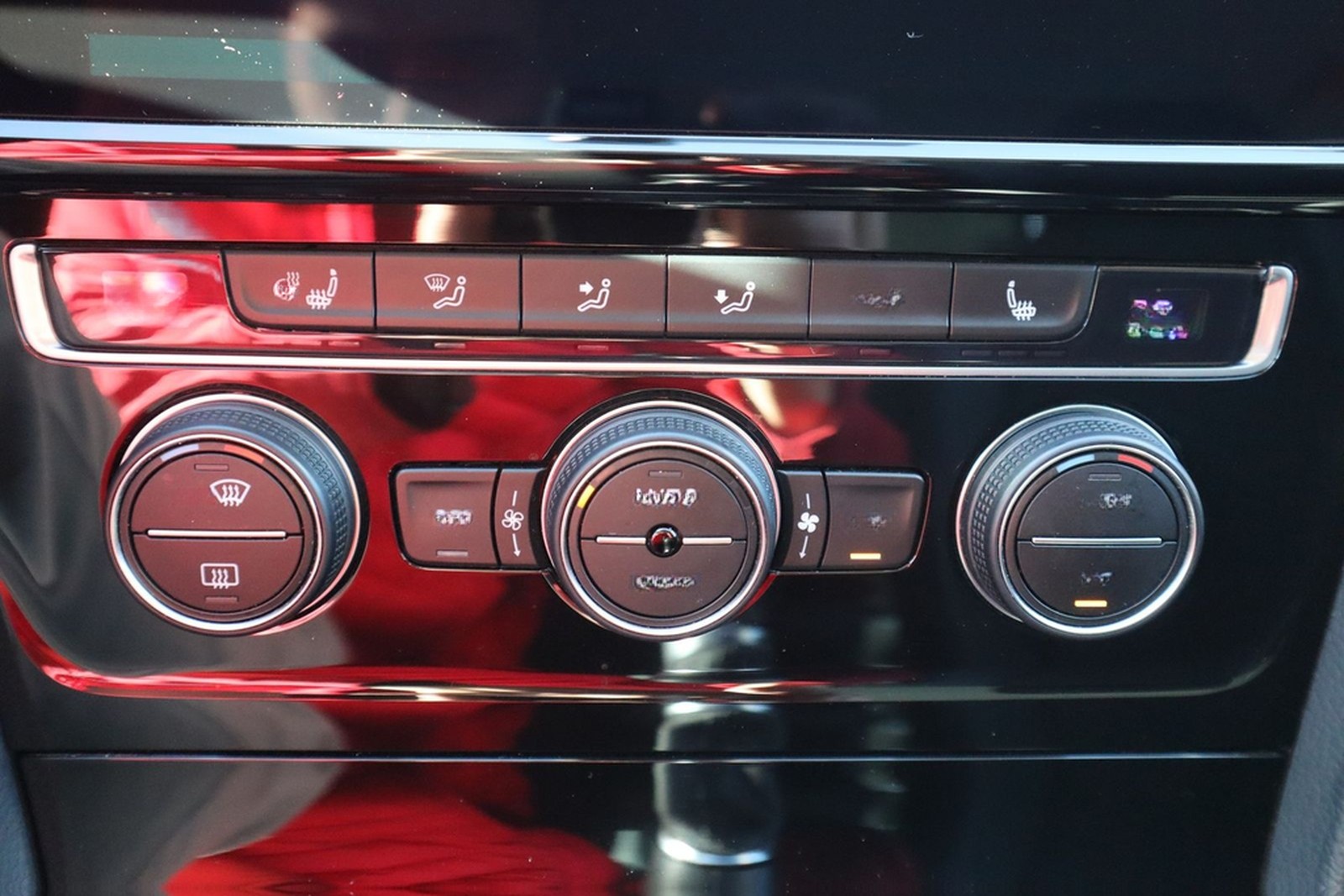 Volkswagen Golf VII 1.4 TSI Join LED Virtual Cockpit Navi foto 23