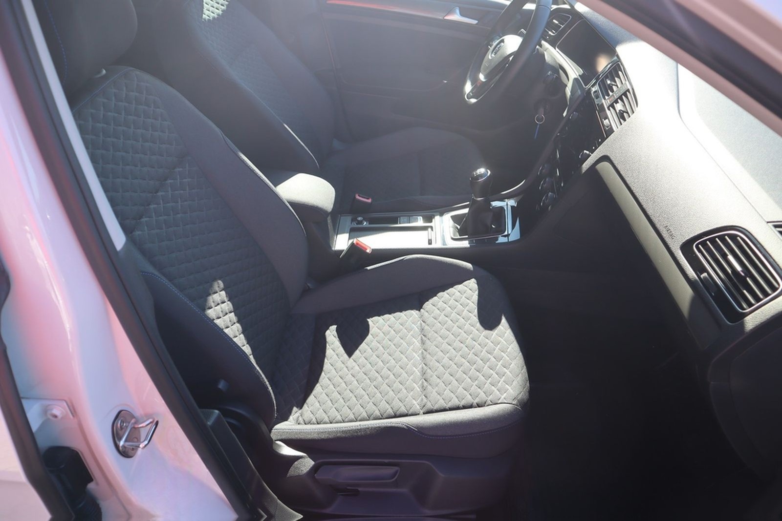 Volkswagen Golf VII 1.4 TSI Join LED Virtual Cockpit Navi foto 28
