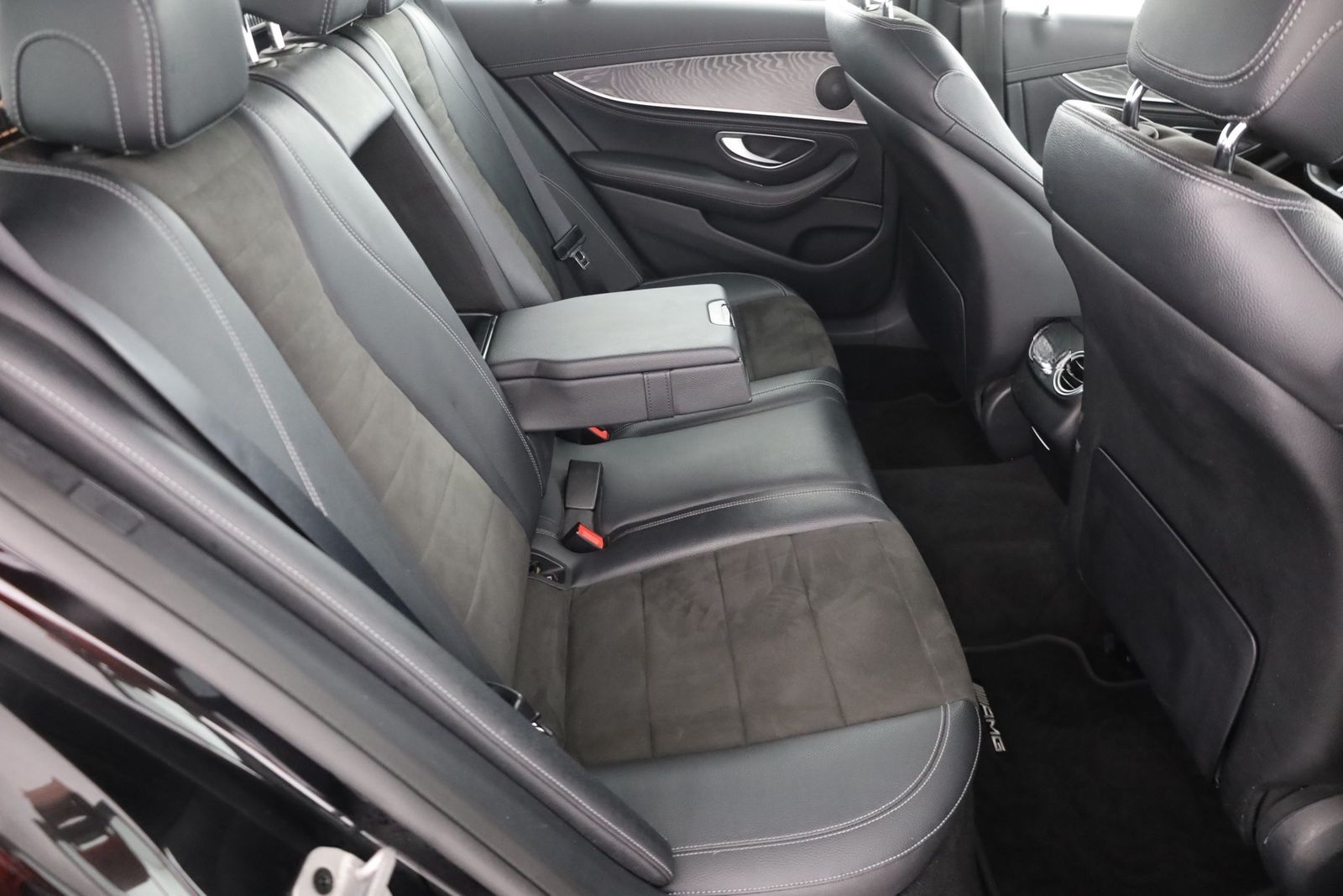 Mercedes-Benz E300 e T AMG Line LED Kamera Standheizung Navi foto 24