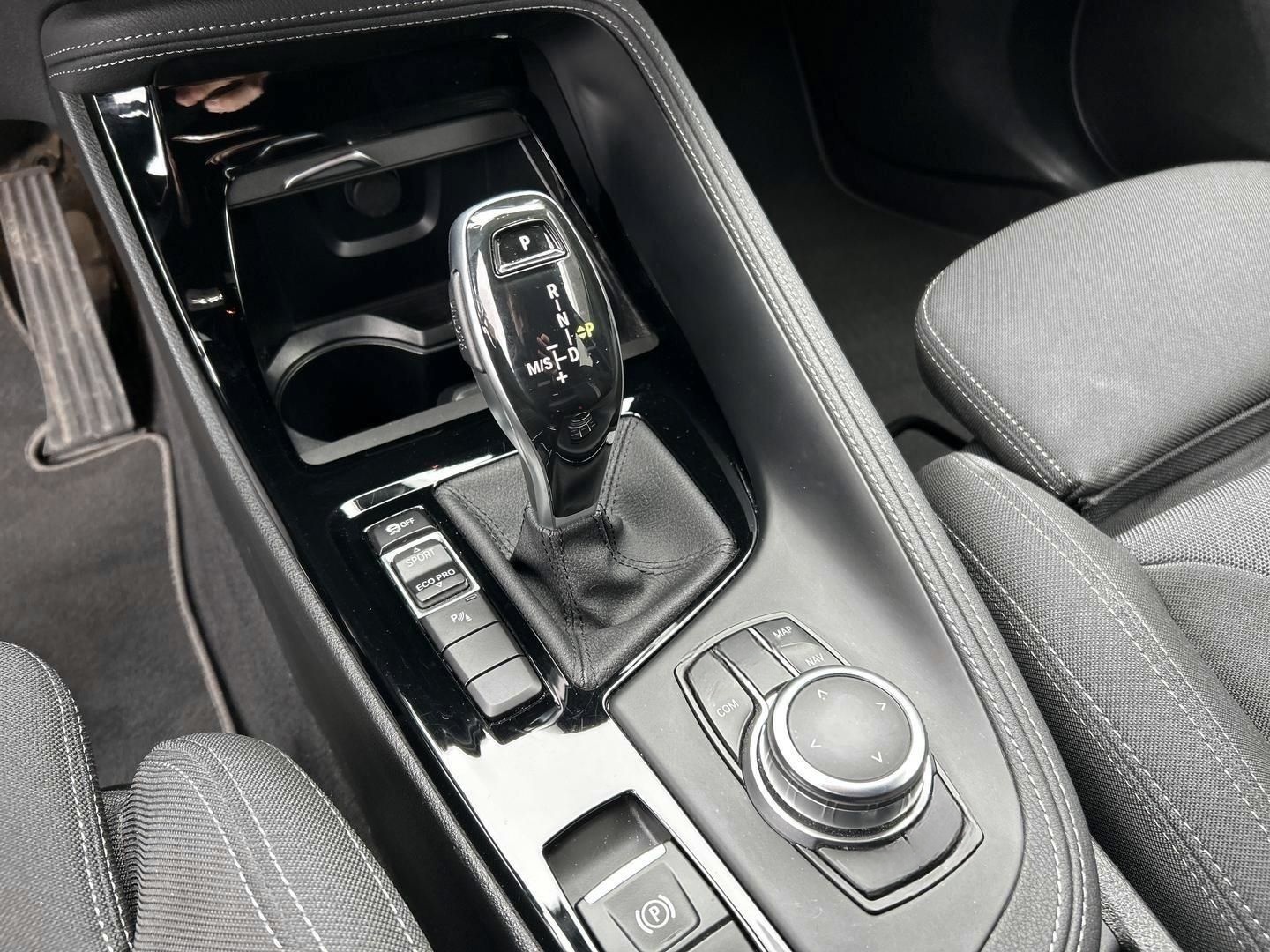 BMW X2 sDrive18i Advantage Plus LED Navi Kamera PDC foto 13