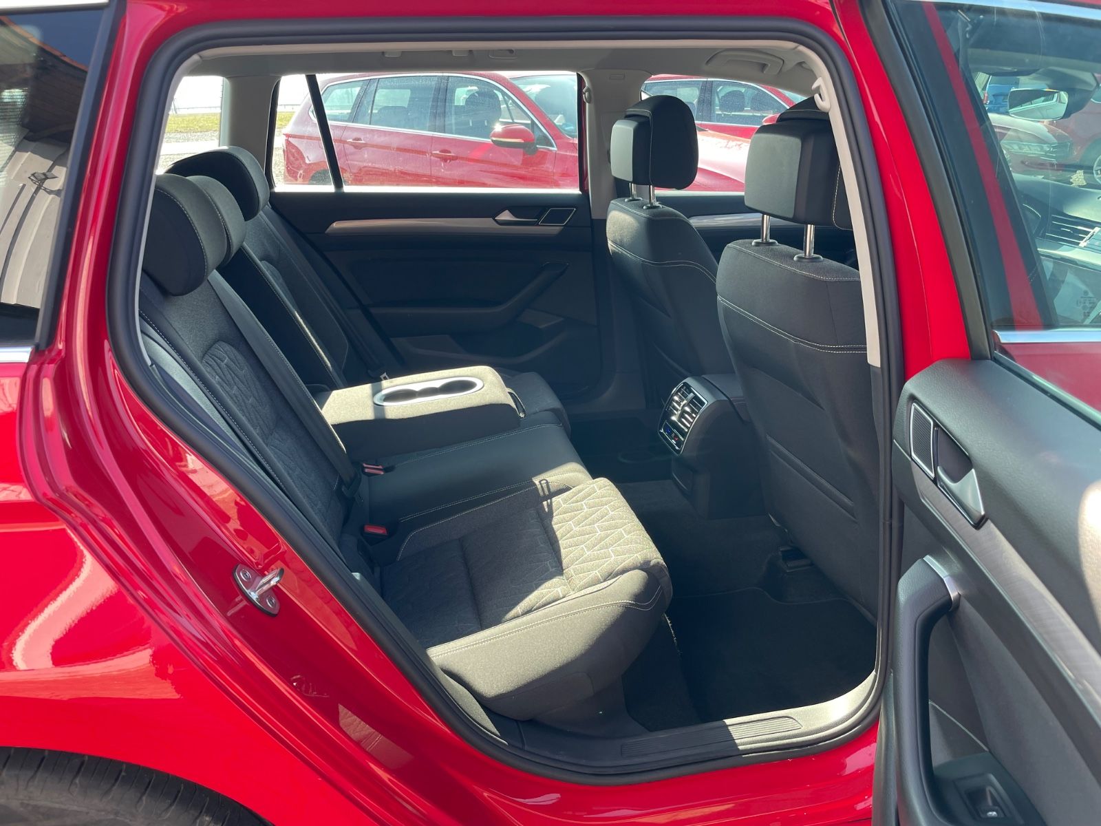 Volkswagen Passat Var Business Variant DIGI RearView AHK VZ foto 14