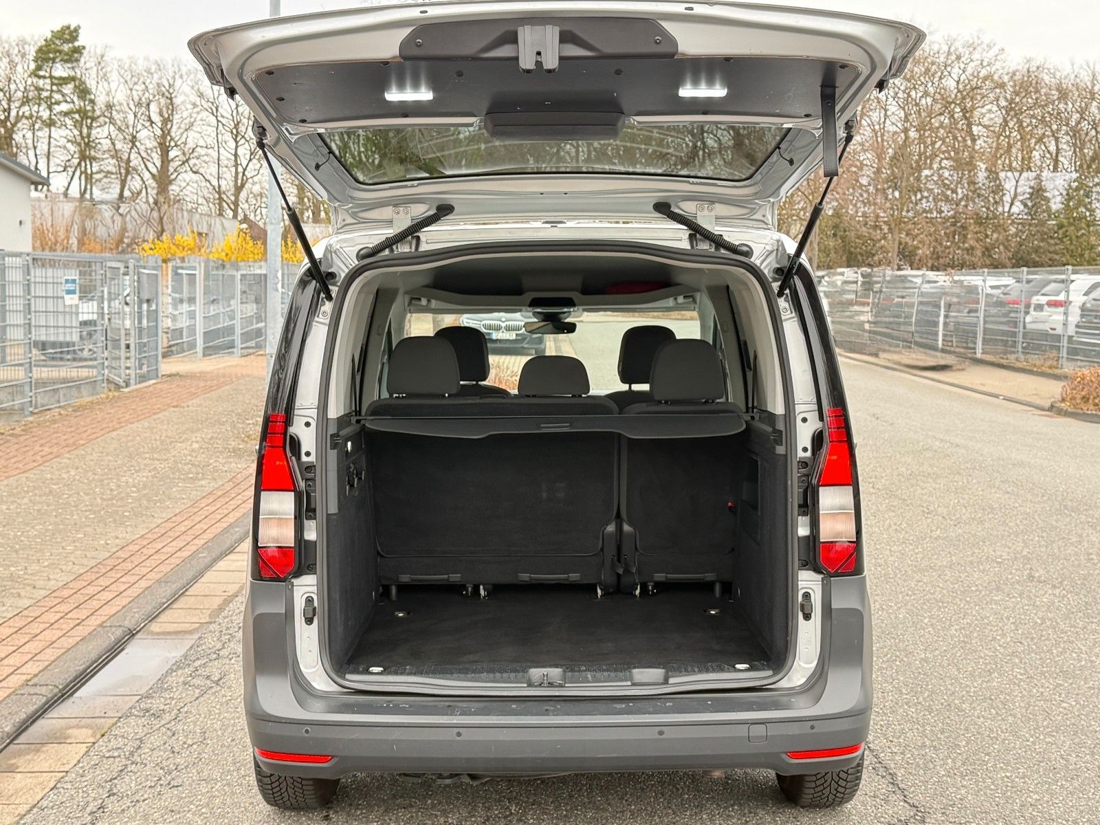 Volkswagen Caddy 2.0TDI Aut. 5-Sitzer/ACC/PDC/SITZHEIZUNG foto 9