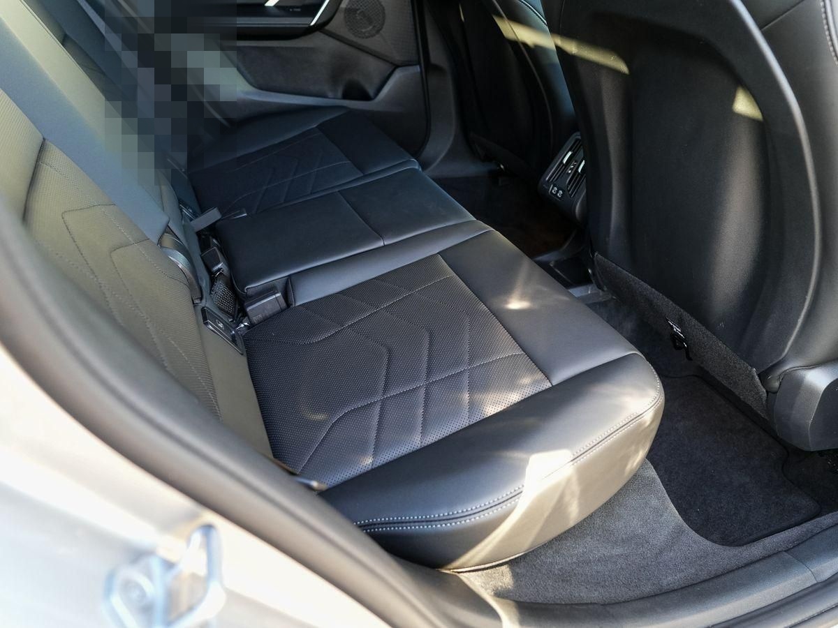 BMW X1 sDrive20i M-Sport 19 AHK PANO KoZg AdLED LRH foto 20