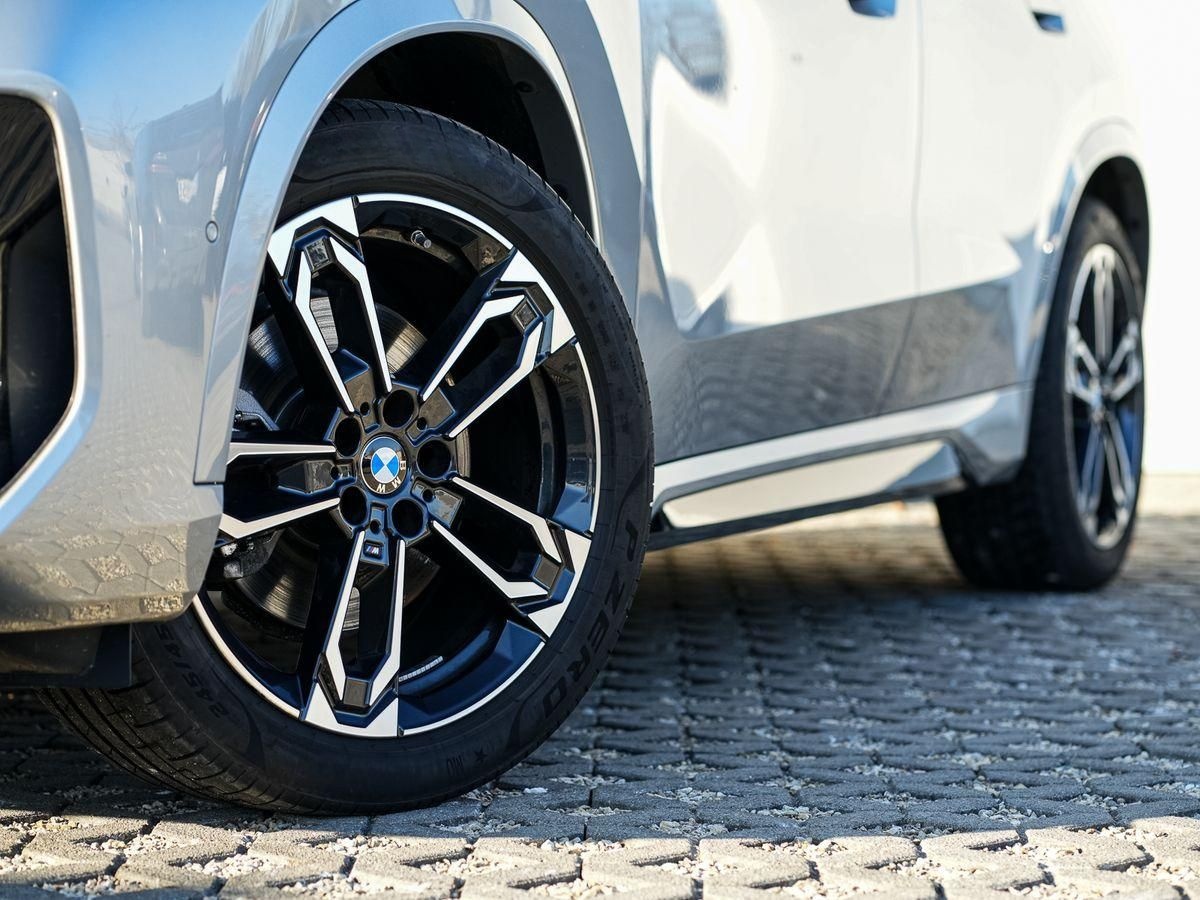 BMW X1 sDrive20i M-Sport 19 AHK PANO KoZg AdLED LRH foto 5