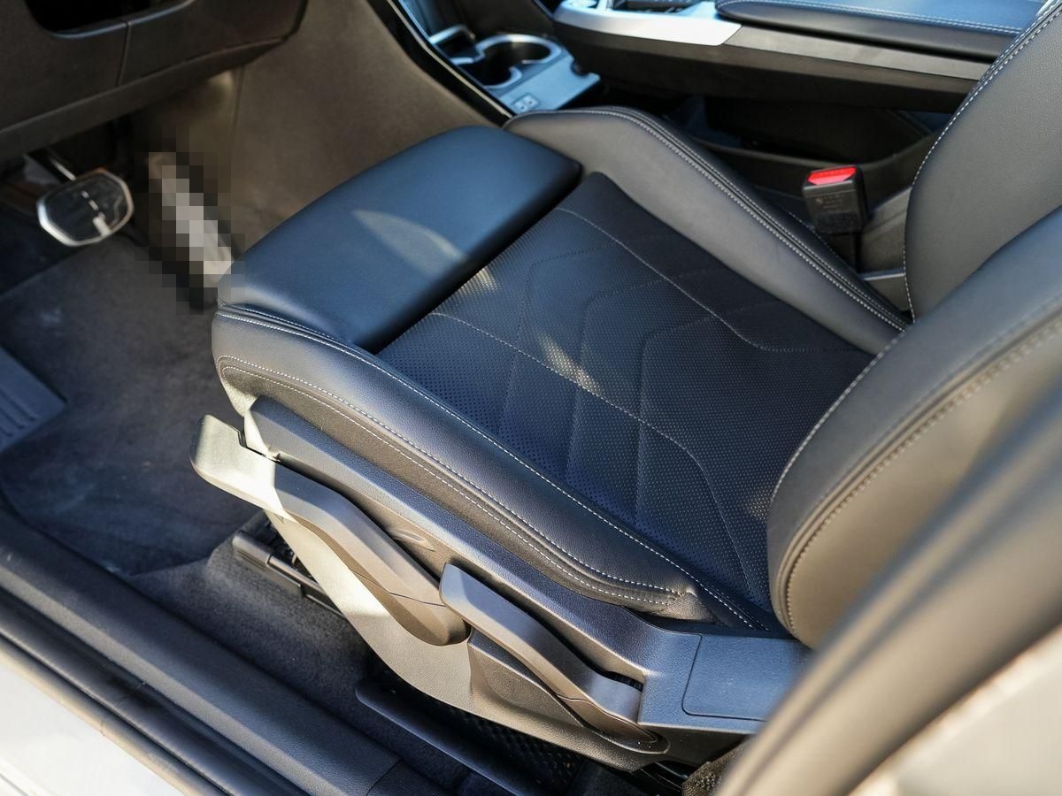 BMW X1 sDrive20i M-Sport 19 AHK PANO KoZg AdLED LRH foto 9