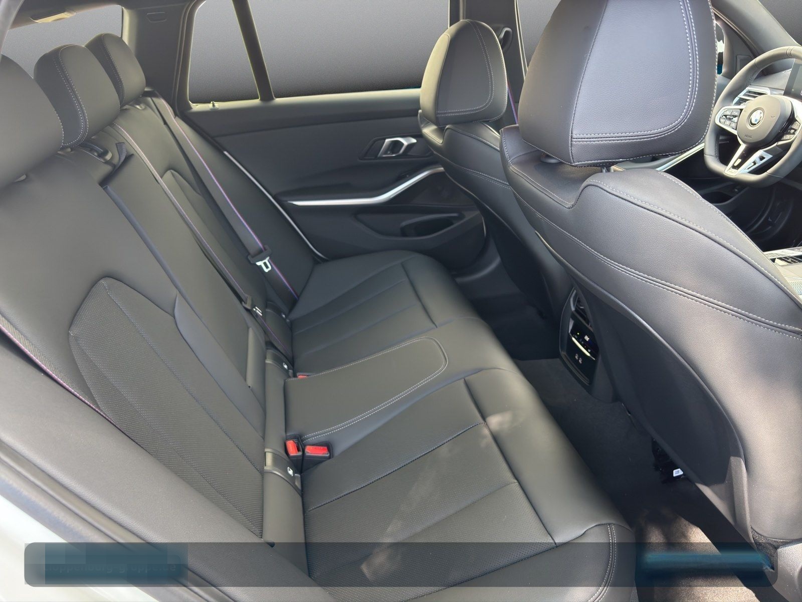 BMW 320i Touring M Sportpaket AHK+Navi+ACC+SHZ+KeyGO foto 20