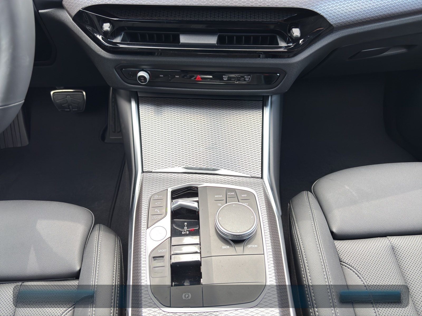 BMW 320i Touring M Sportpaket AHK+Navi+ACC+SHZ+KeyGO foto 16