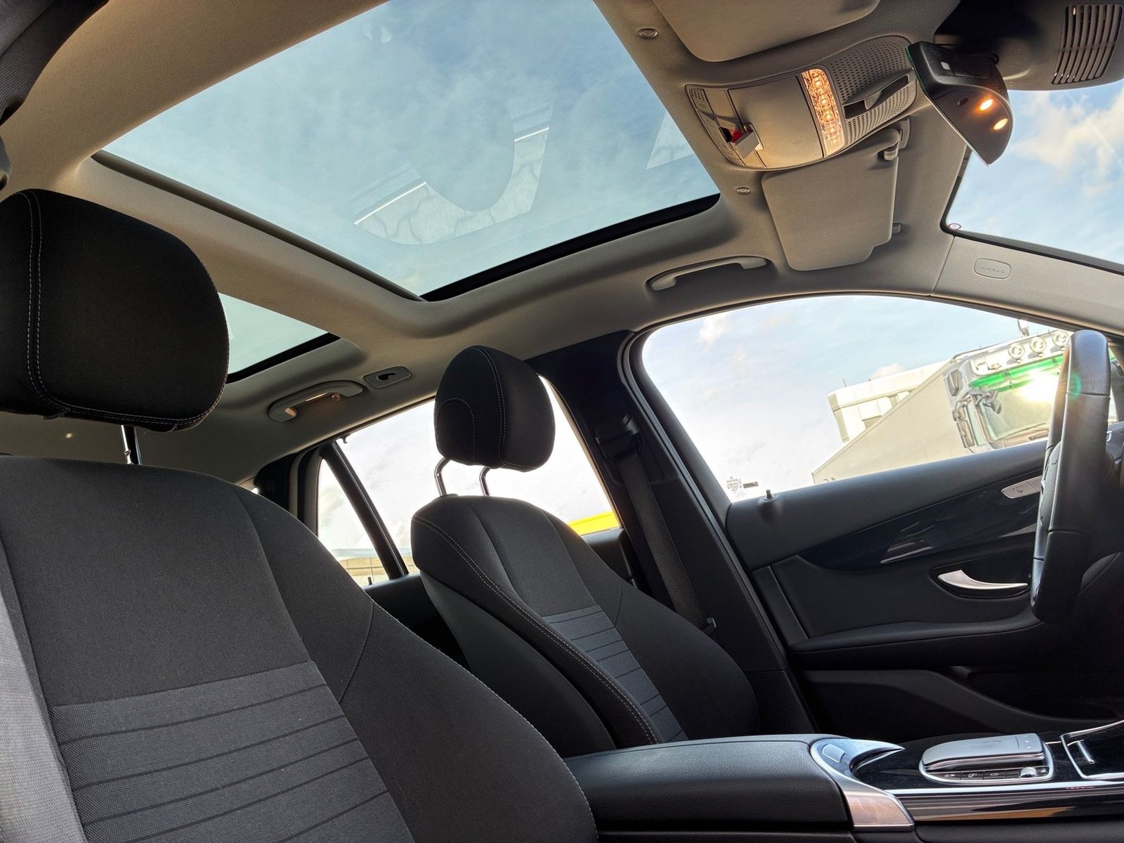 Mercedes-Benz GLC 200 4M MBUX+CarPlay+Totwinkel+KAMERA+PANO foto 17