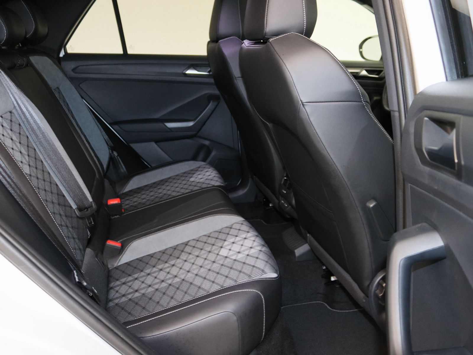 Volkswagen T-Roc 1.5 TSI R-Line MATRIX-LED ACC NAVI KAMERA foto 10