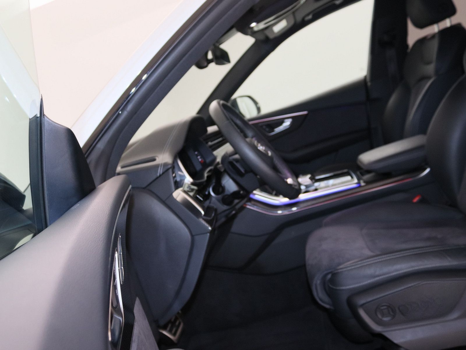 Audi Q8 50 TDI competition plus AHK 360° MATRIX-LED foto 13