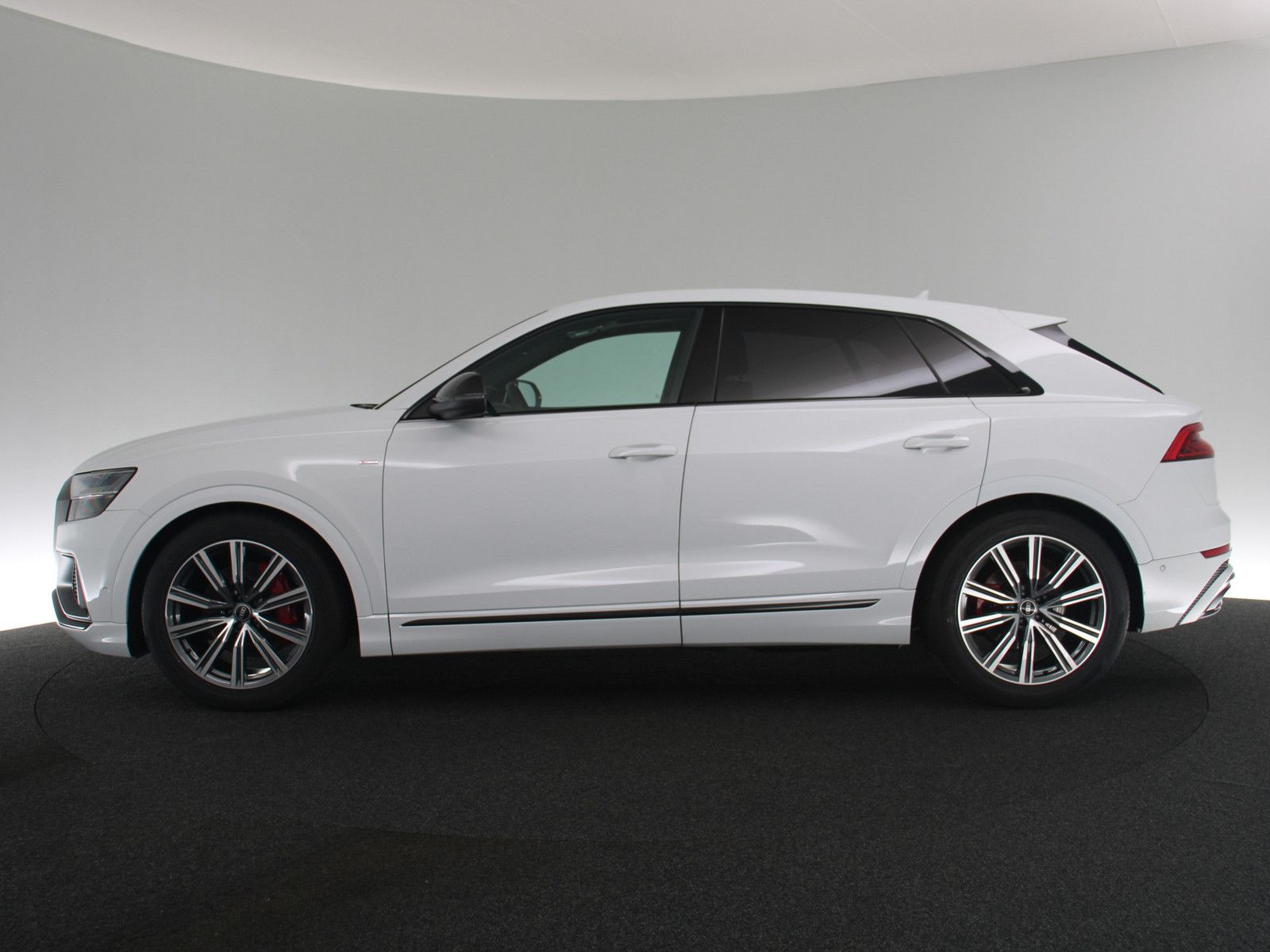 Audi Q8 50 TDI competition plus AHK 360° MATRIX-LED foto 22