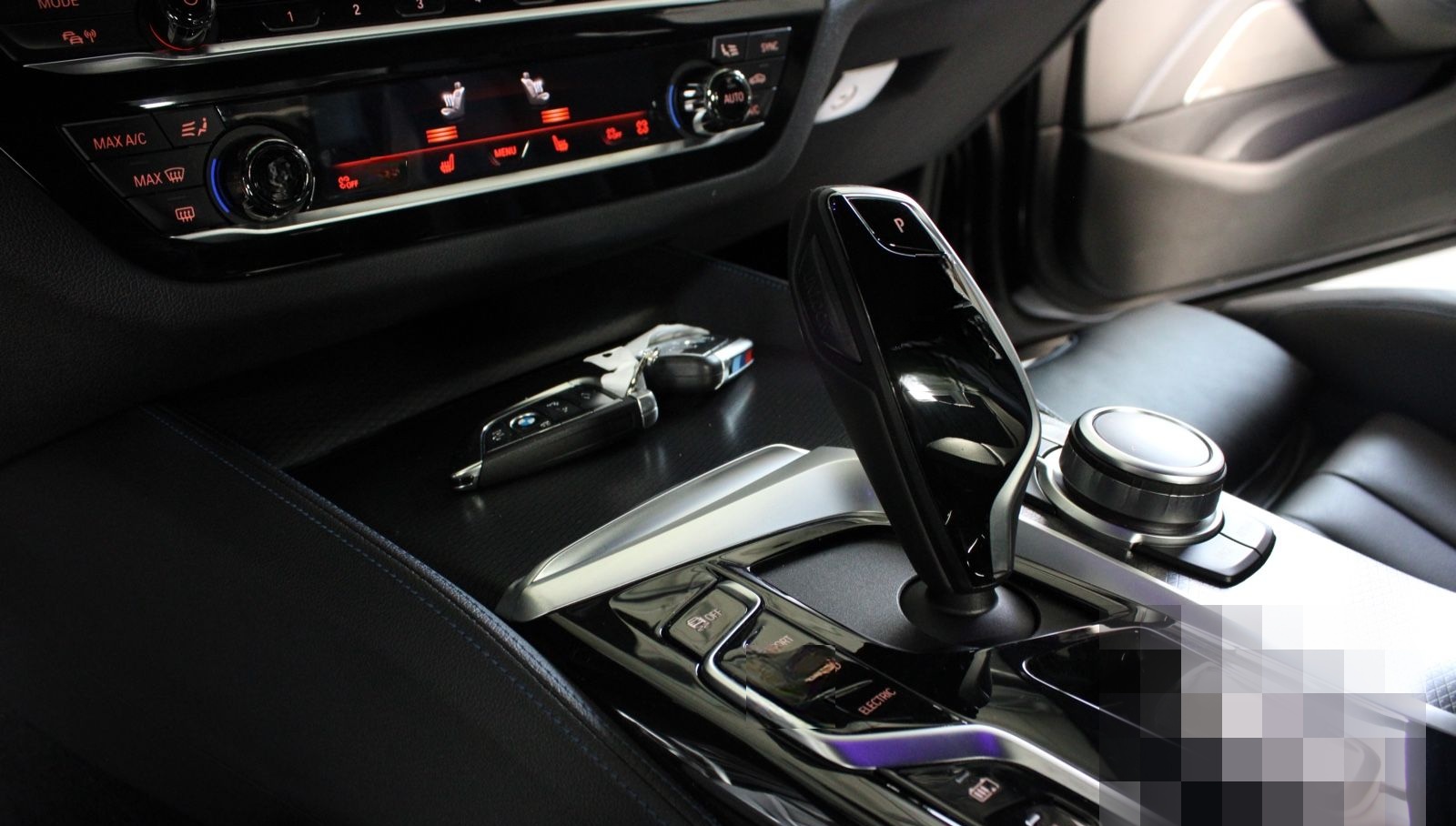 BMW 545e xDrive,Head-Up,SoftCl.360Kamera,H&K foto 17