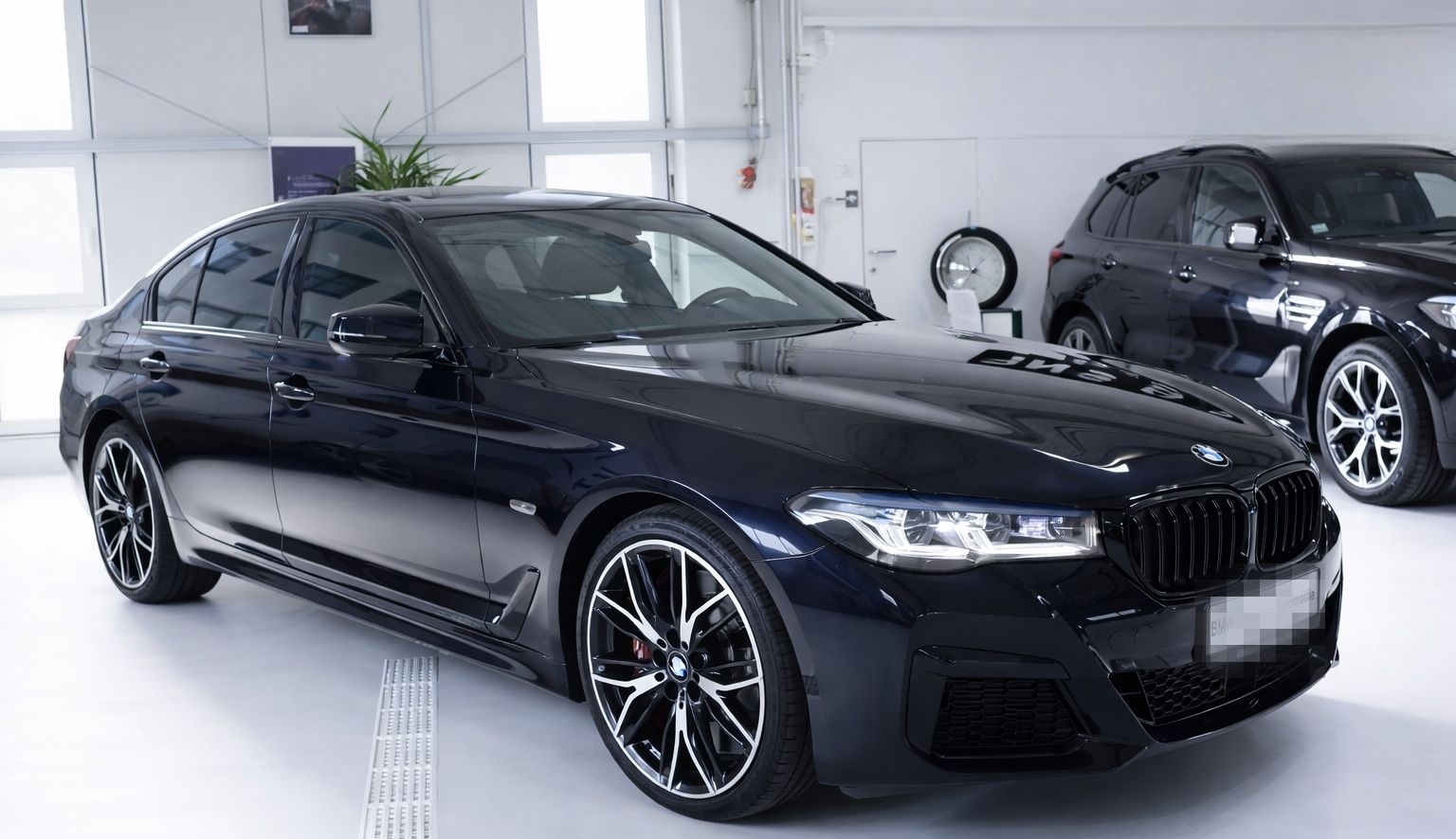 BMW 545e xDrive,Head-Up,SoftCl.360Kamera,H&K foto 23