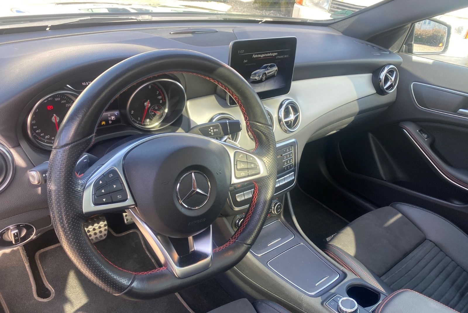 Mercedes-Benz GLA 250 AMG *4Matic*2.Hand*Panoramadach foto 12