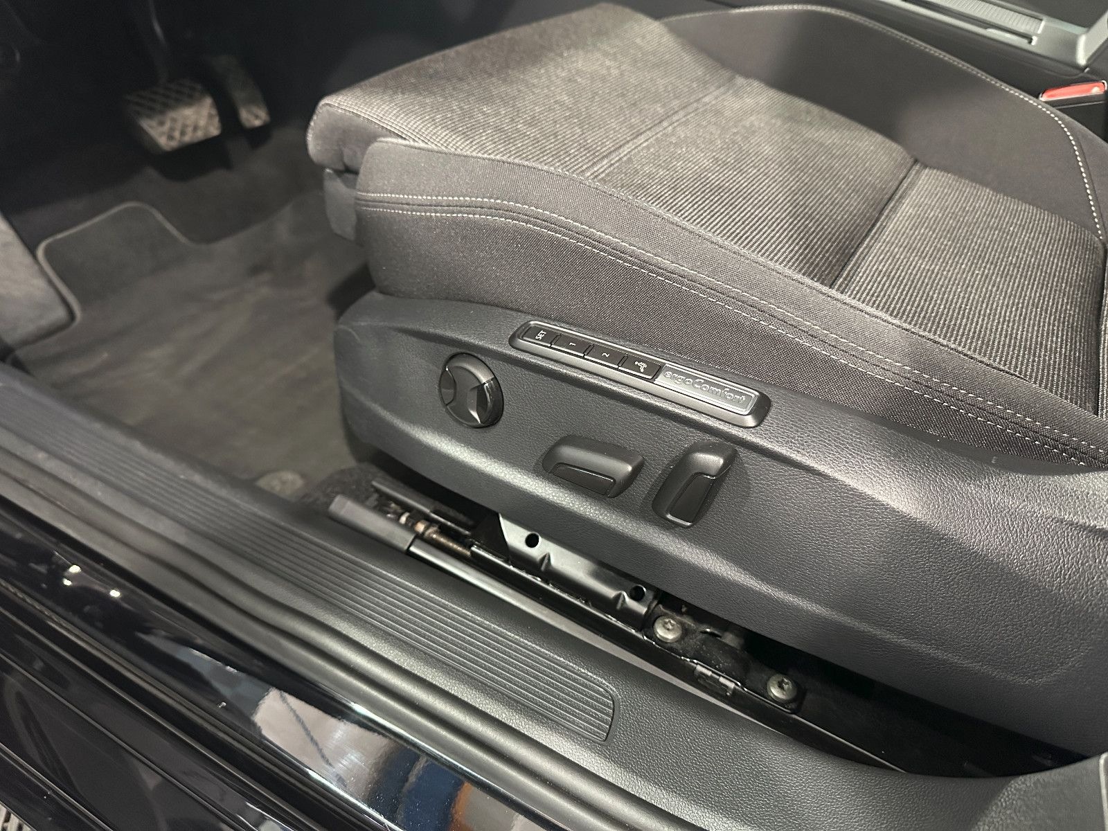 Volkswagen Passat Var. 2.0 TDI*COMFORTLINE*LED-ACC-MASSAGE foto 20
