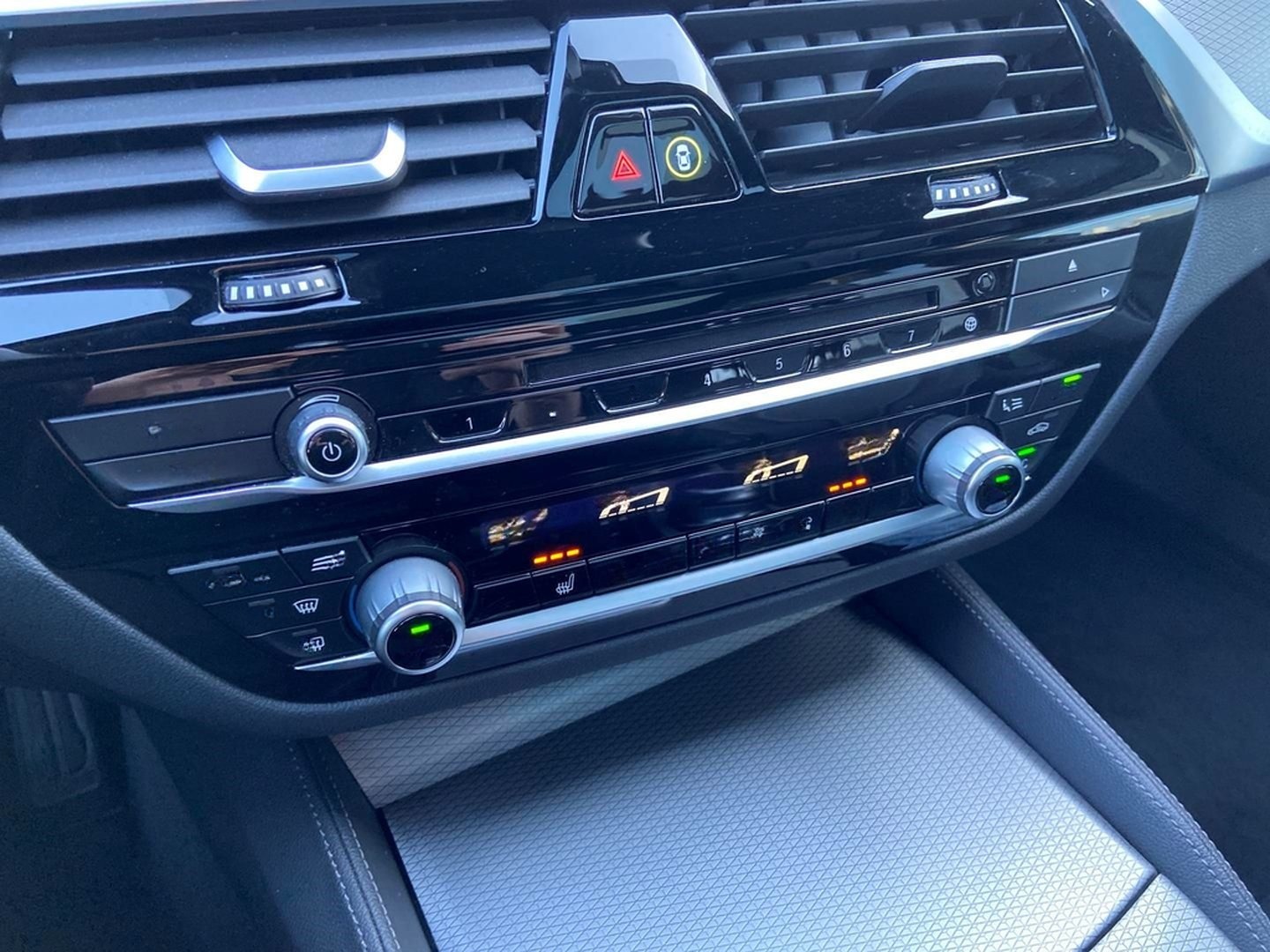 BMW 530 d Touring M Sport HUD AHK Pano Navi DA+ PA foto 12