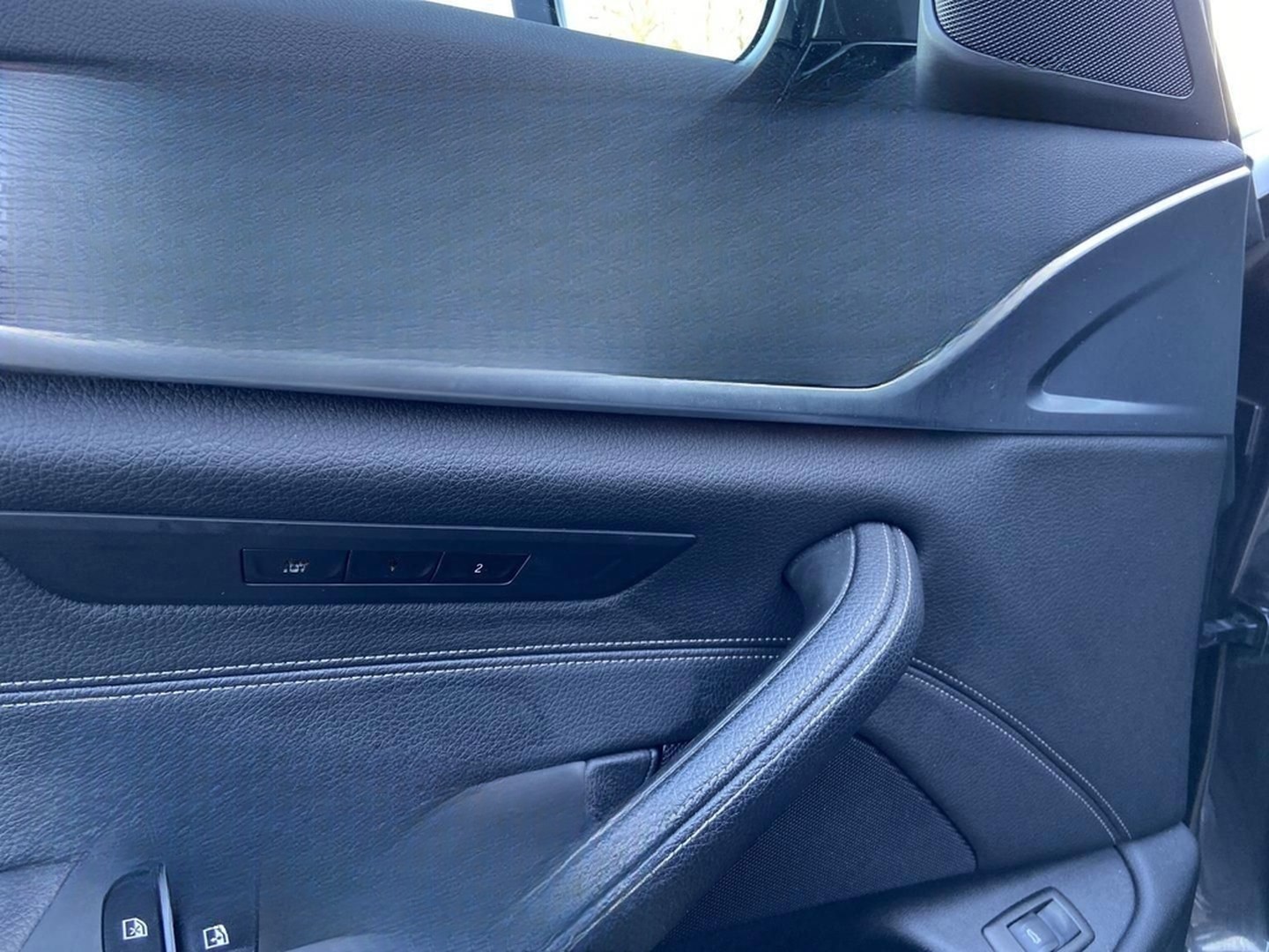 BMW 530 d Touring M Sport HUD AHK Pano Navi DA+ PA foto 19