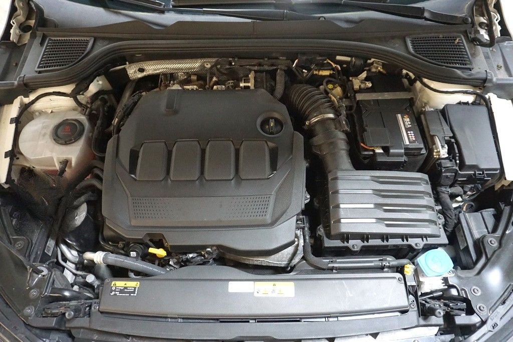 Volkswagen Golf 8 2.0TDI DSG Active Virtual AHK Navi LED foto 14