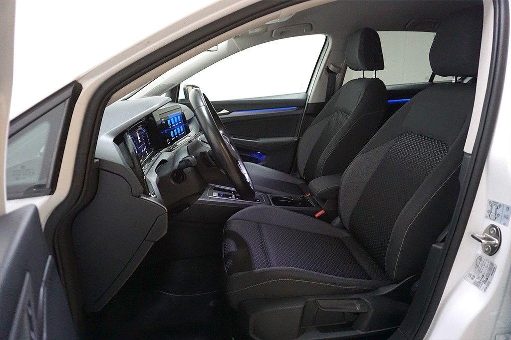 Volkswagen Golf 8 2.0TDI DSG Active Virtual AHK Navi LED foto 7