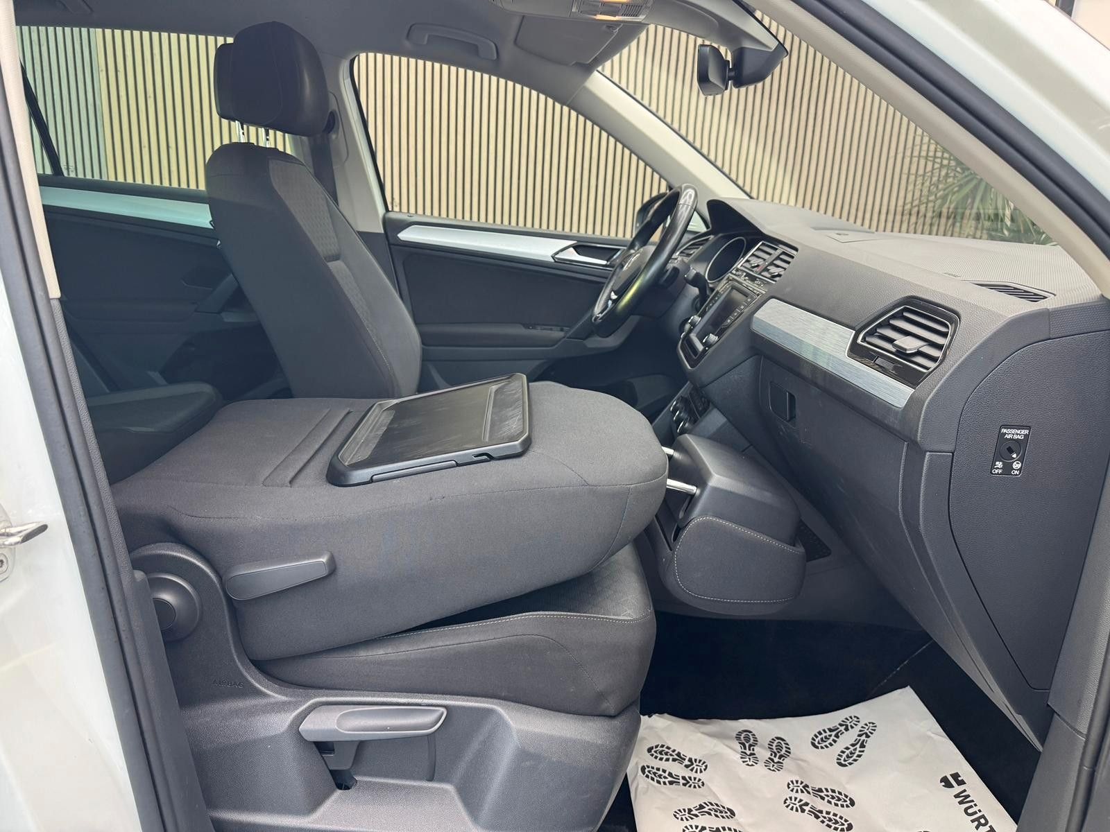 Volkswagen Tiguan Comfortline 2.0TDI DSG ACC LANE AHK foto 23