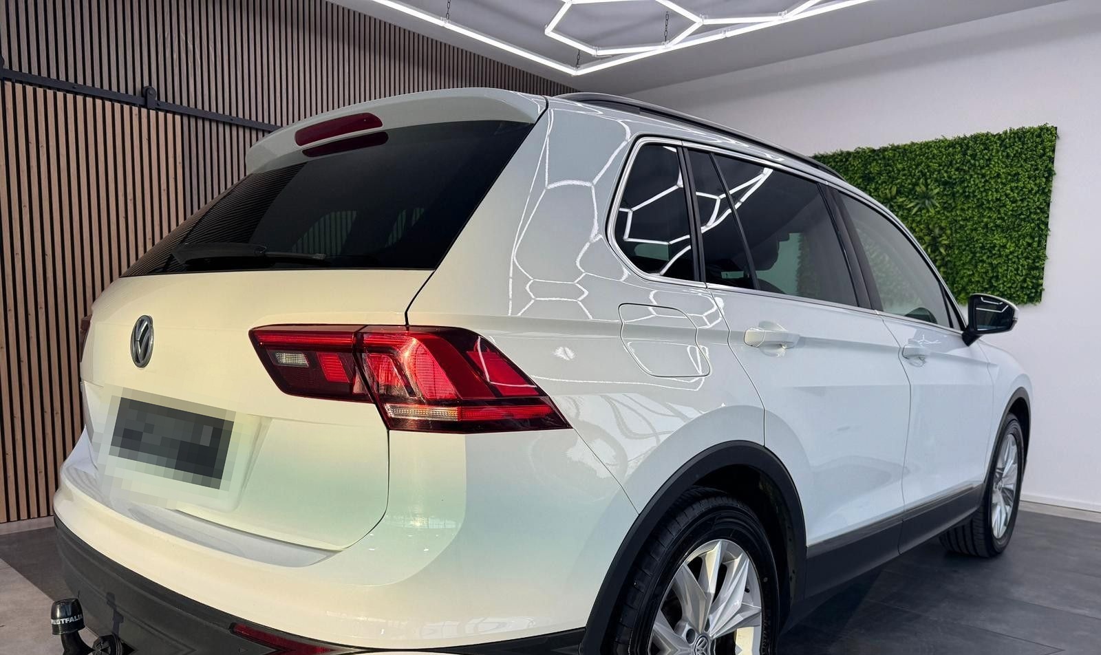 Volkswagen Tiguan Comfortline 2.0TDI DSG ACC LANE AHK foto 4