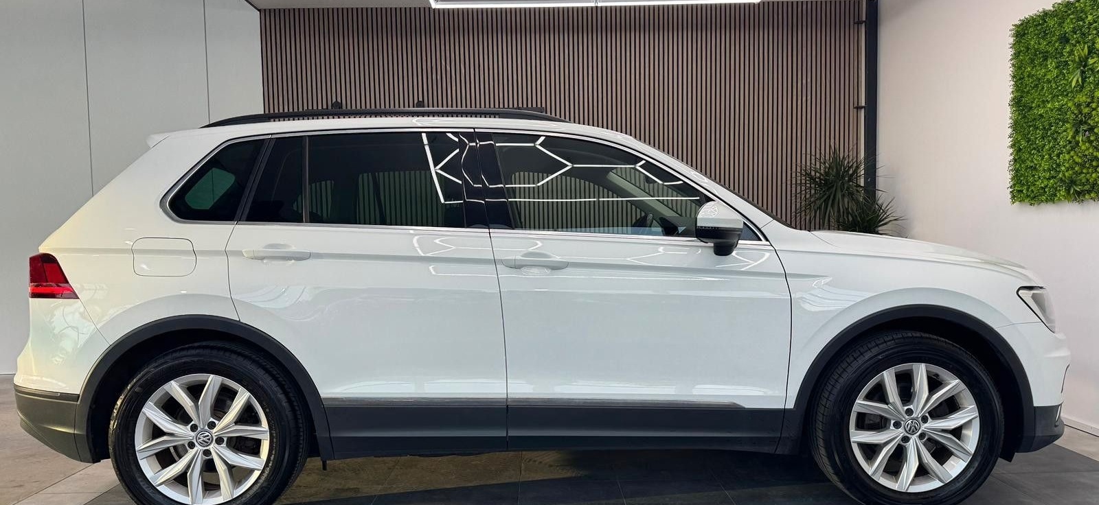 Volkswagen Tiguan Comfortline 2.0TDI DSG ACC LANE AHK foto 7