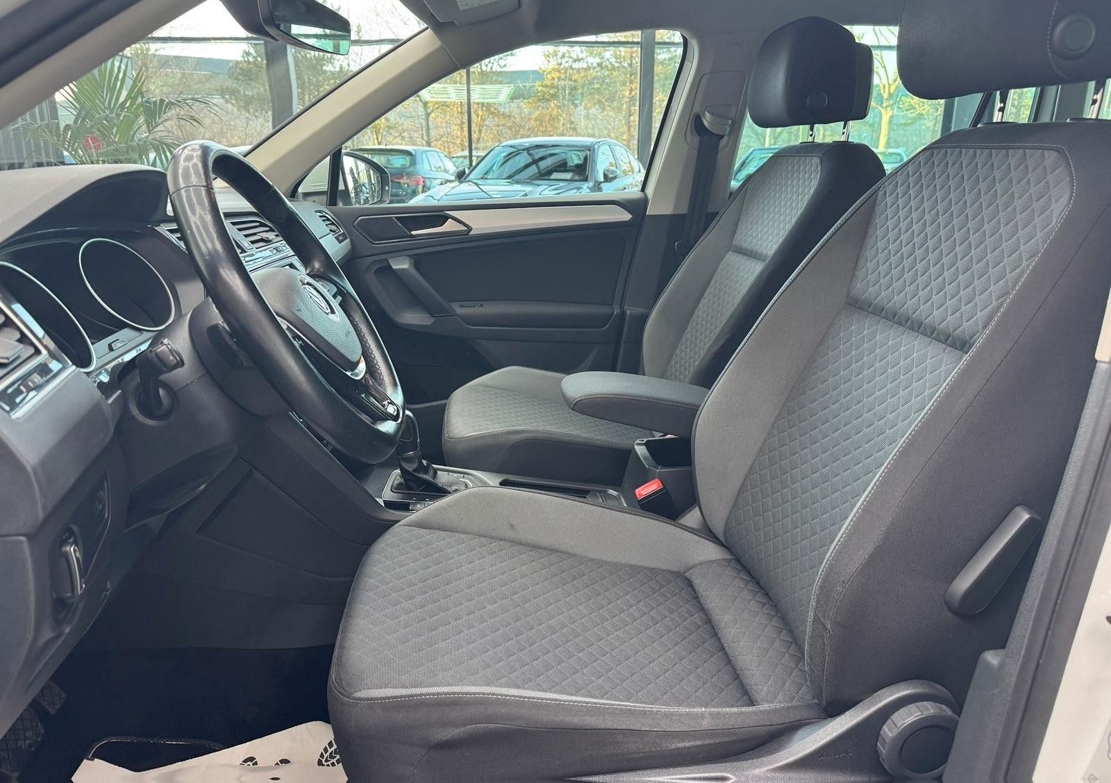 Volkswagen Tiguan Comfortline 2.0TDI DSG ACC LANE AHK foto 9